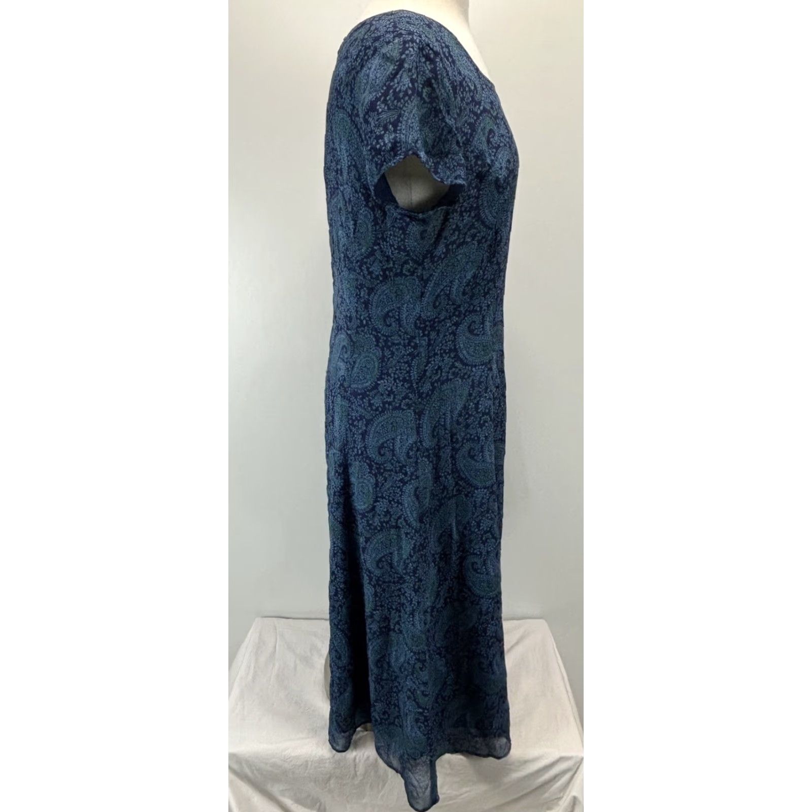 Coldwater Creek VINTAGE Coldwater Creek Silk Paisley Dress Women’s Size 12 Midi Short Sleeve Navy Classic Flowy Fit & Flare Size XL / US 12-14 / IT 48-50 - 4 Thumbnail