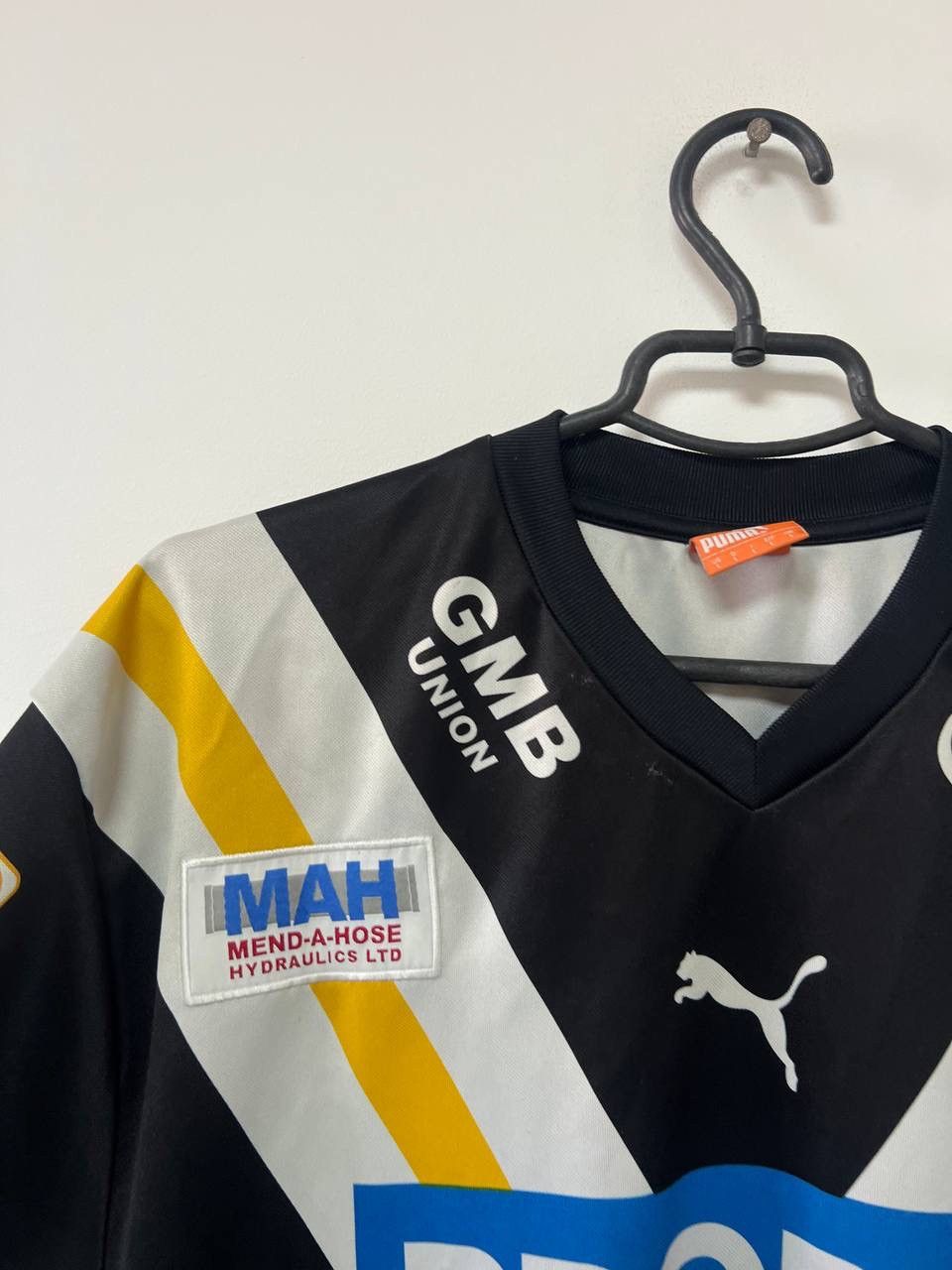 Puma Castleford Tigers 2012/13 Away Rugby League Shirt Puma L Size US L / EU 52-54 / 3 - 6 Thumbnail