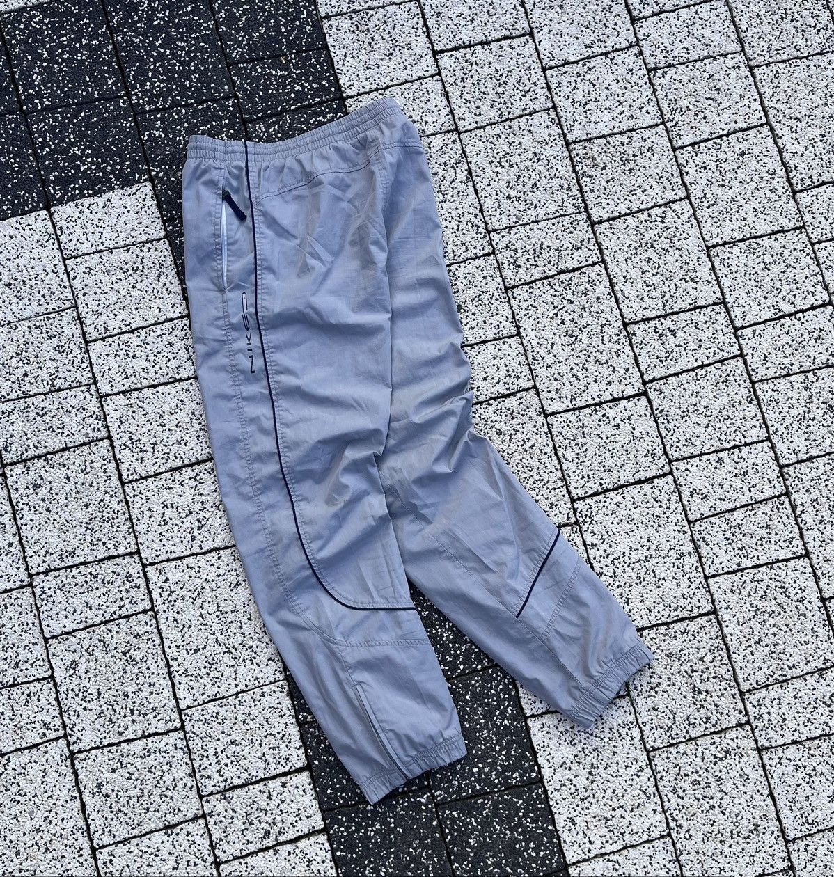 Nike × Vintage Nike Vintage Track Nylon Pants Drill Joggers Y2K Size US 30 / EU 46 - 1 Thumbnail