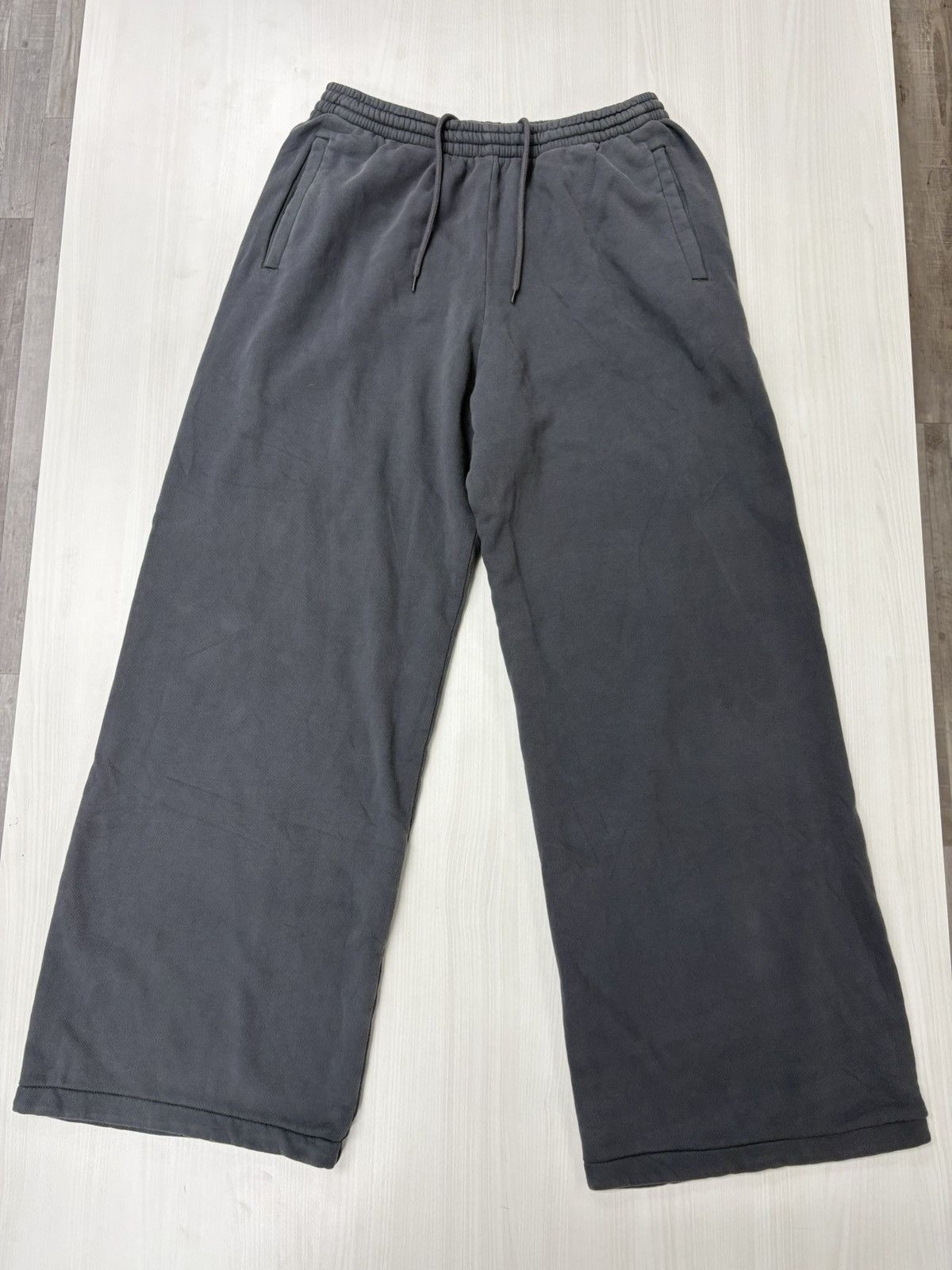 Balenciaga × Kanye West × Yeezy YZY x GAP Dark Grey sweats L Size US 34 / EU 50 - 1 Thumbnail
