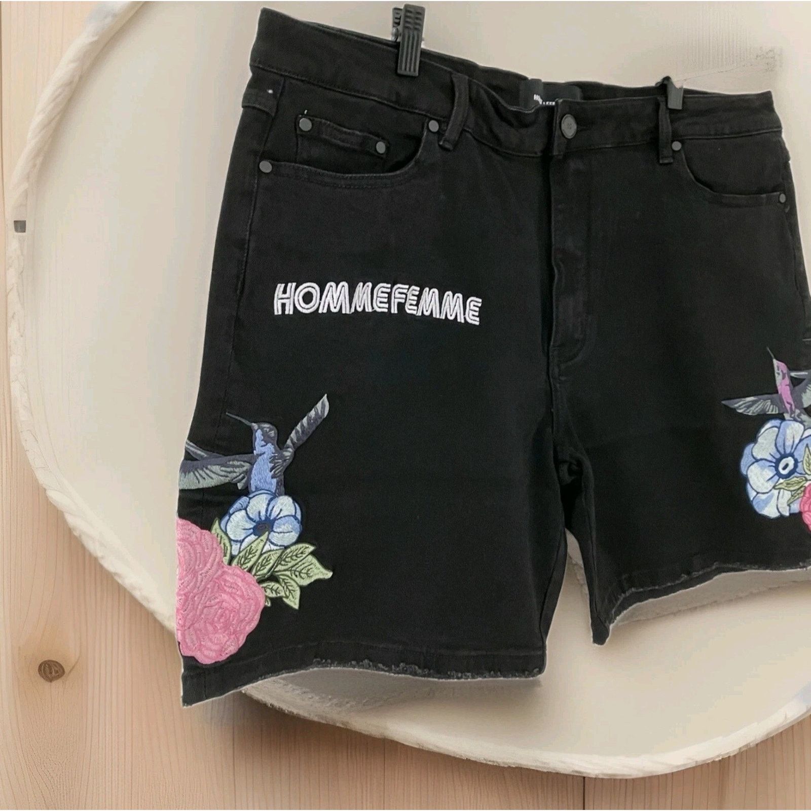 Homme + Femme La Homme Femme Paradise Humming Bird Denim Embroidered Short 34 Size US 34 / EU 50 - 2 Thumbnail