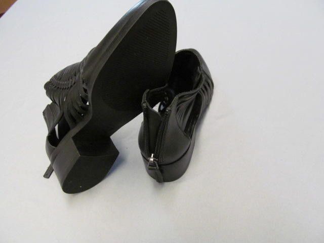 Treasure & Bond Treasure and Bond Black Heeled Ankle Boots with Zip Closure Size US 5.5 / IT 35.5 - 1 Thumbnail