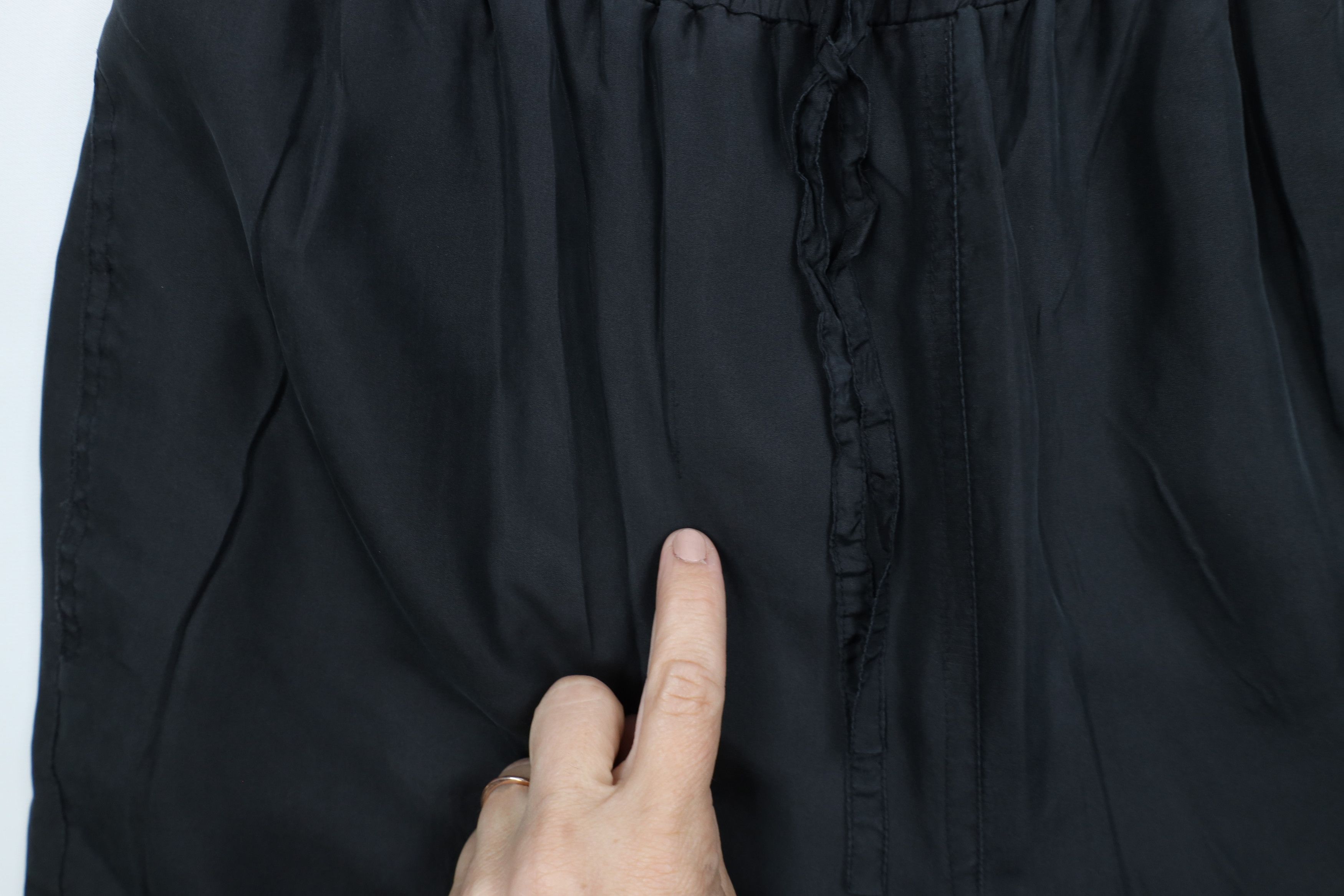 Vintage Vintage 90s Streetwear Blank Silk Tapered Leg Pants Black Size US 34 / EU 50 - 6 Thumbnail
