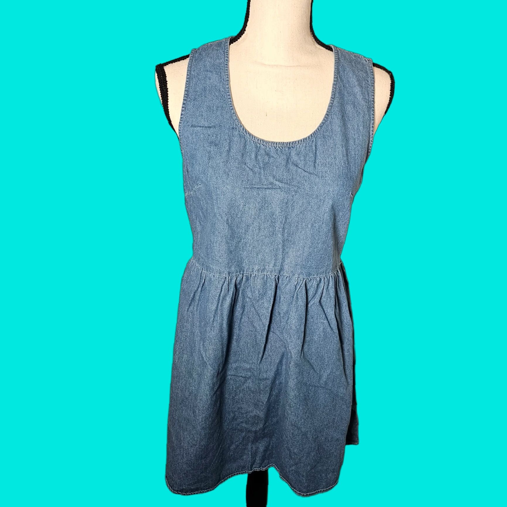 Forever 21 FOREVER 21 Women’s Dress Blue Denim Sleeveless Pockets Button Short Mini Bodycon Dress Size S / US 4 / IT 40 - 1 Thumbnail