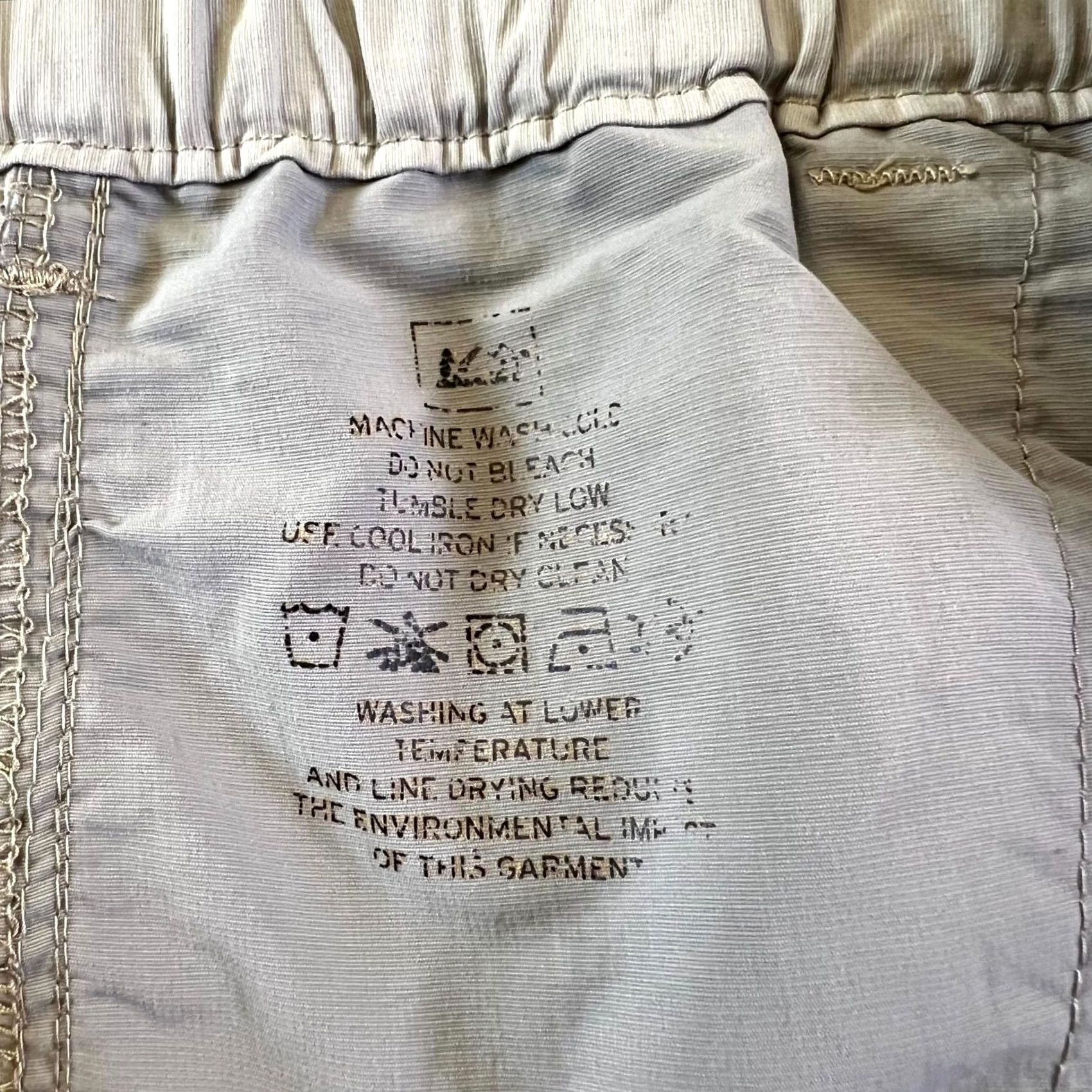 Vintage REI Pants Mens Large 34L Khaki Convertible Utility Cargo Pockets Hiking Camping Size US 33 - 7 Thumbnail