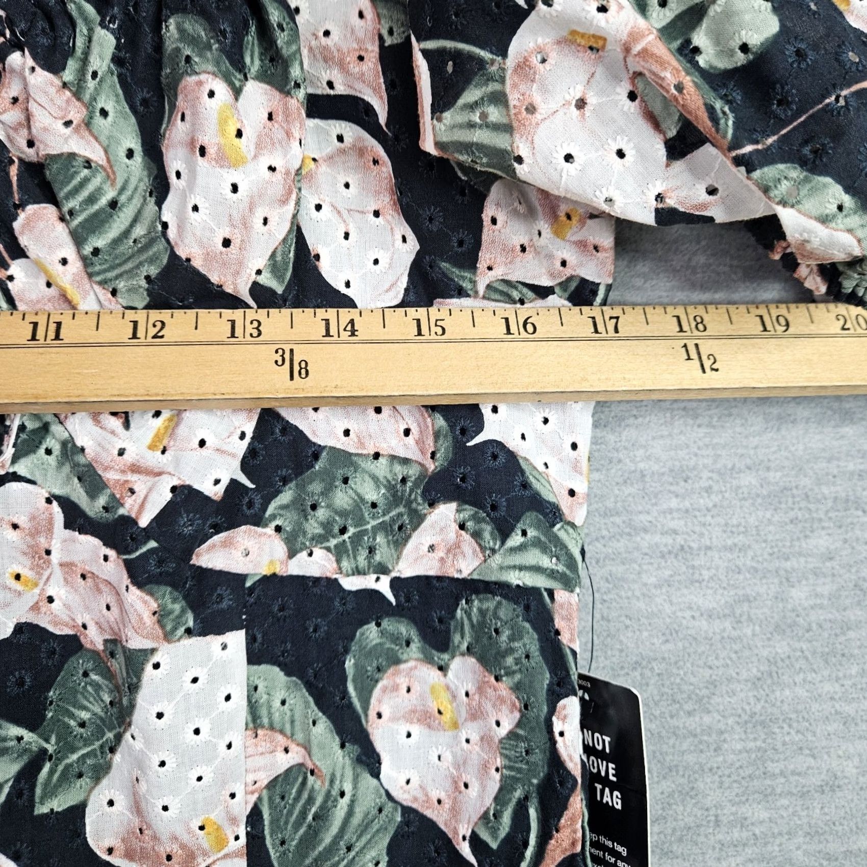 Express Express Women's Floral Printed Eyelet Puff Sleeve Smocked Bodysuit Sz L NEW Size L / US 10 / IT 46 - 3 Thumbnail