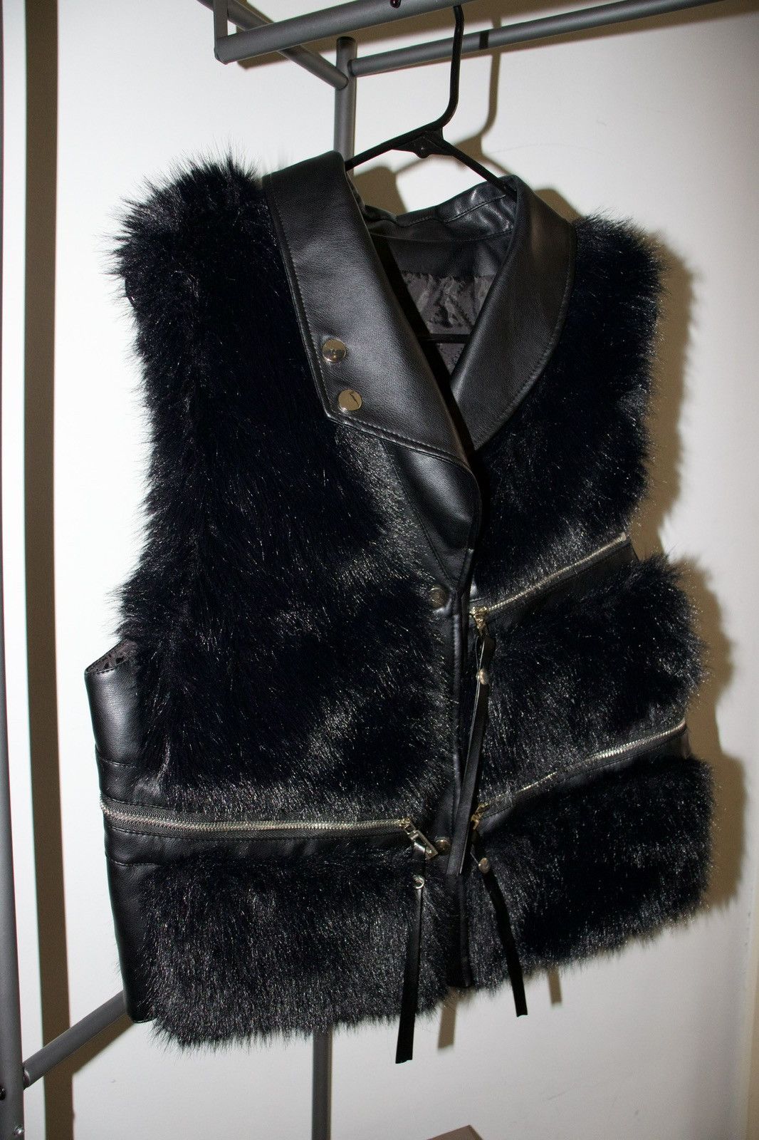 Vintage GRUNGE BLACK LEATHER FAUX FUR VEST Size US M / EU 48-50 / 2 - 4 Thumbnail