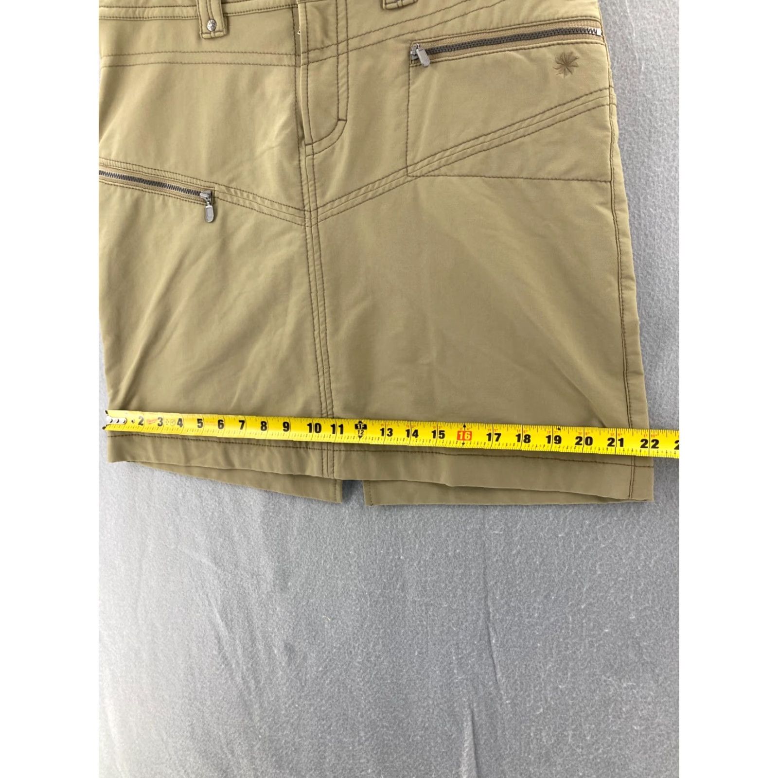 Athleta Athleta Skirt Womens 10 Khaki Nylon Cargo Pocket Front Zip Knee Length Beig e Casual Mens? Size 32" / US 10 / IT 46 - 3 Thumbnail