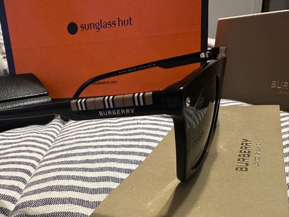 Burberry Burberry Sunglasses Camron BE4318 Size ONE SIZE - 4 Thumbnail