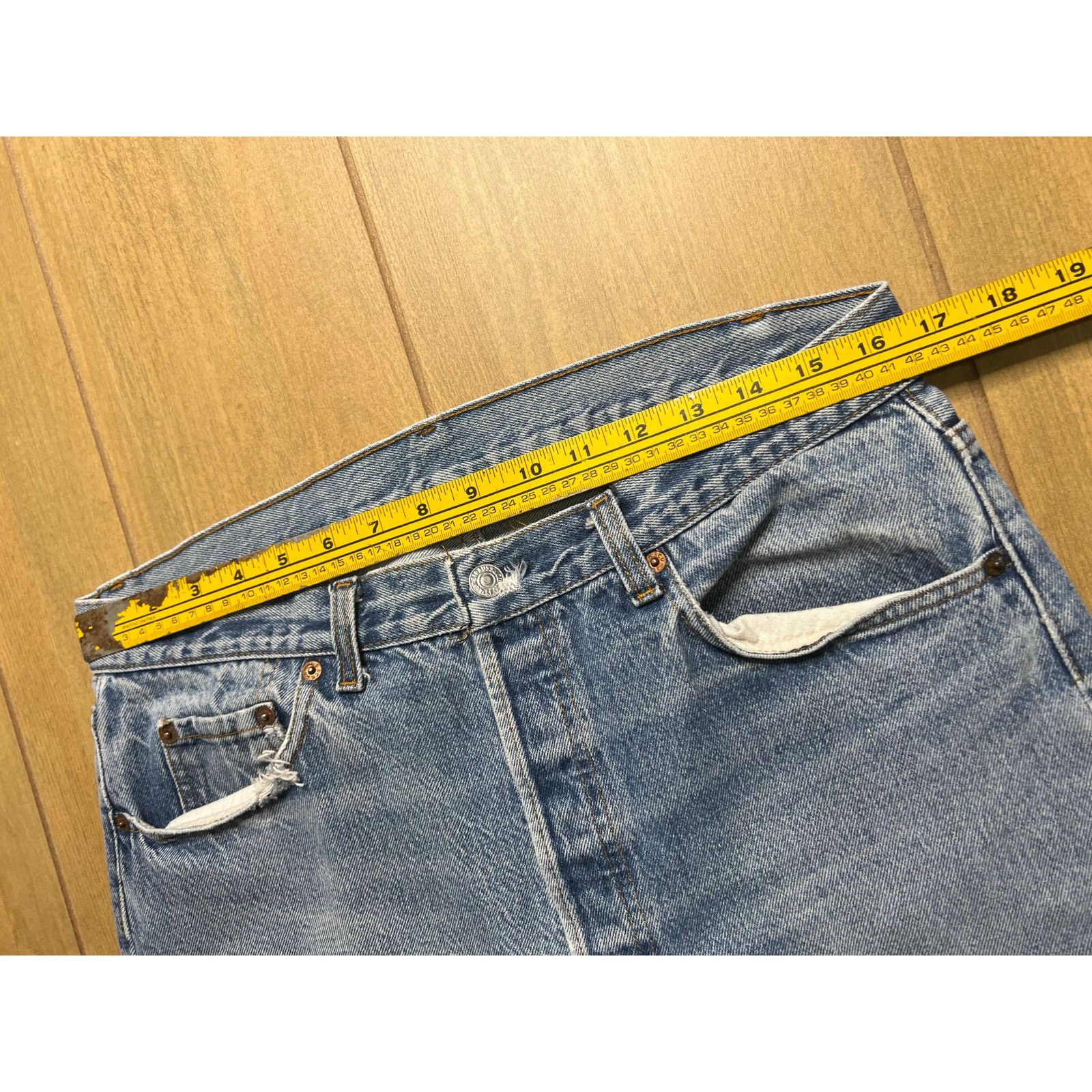 Levi's VTG Levi’s 501 Jeans USA Button Fly Faded Distressed 33x26 Size US 33 - 6 Thumbnail