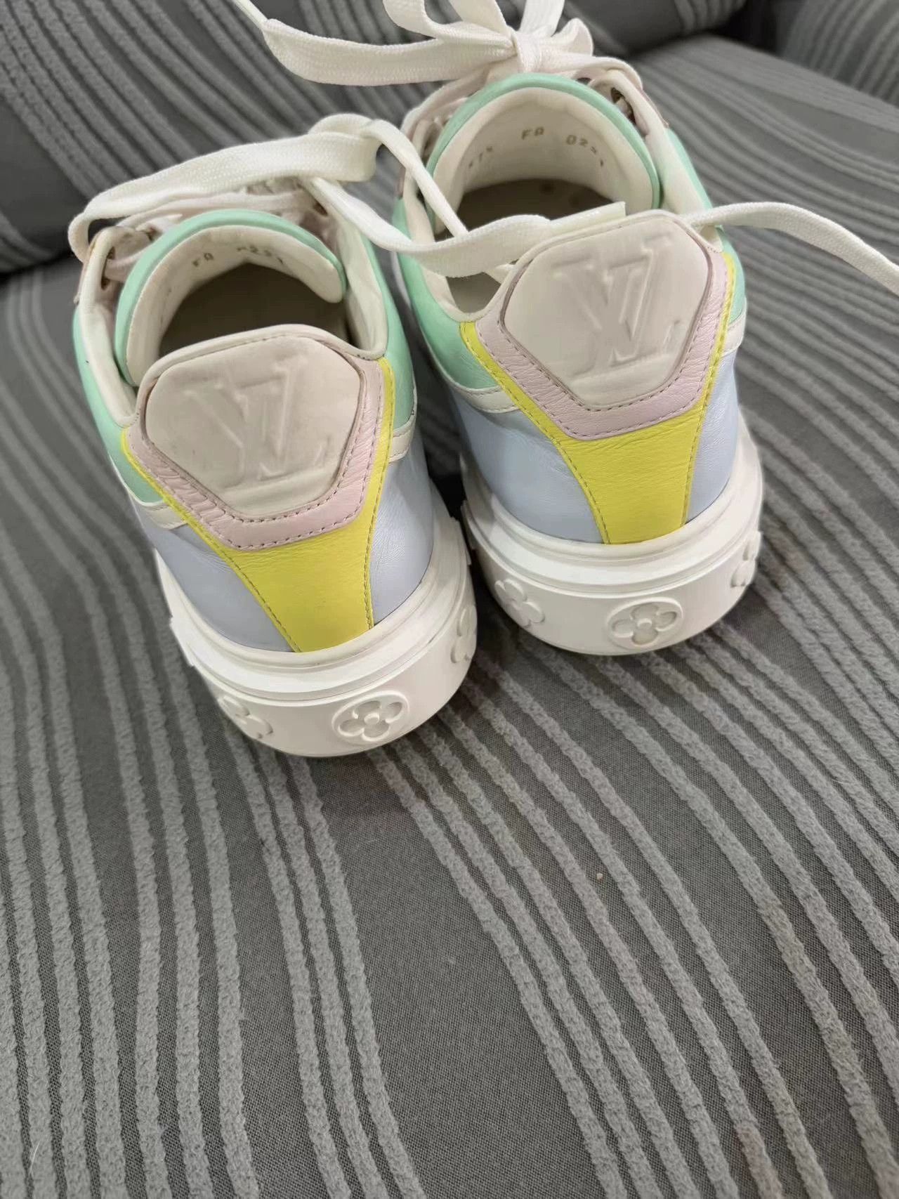 Louis Vuitton Lv Sneakers 37.5 EU Authentic Size US 7 / IT 37 - 2 Thumbnail