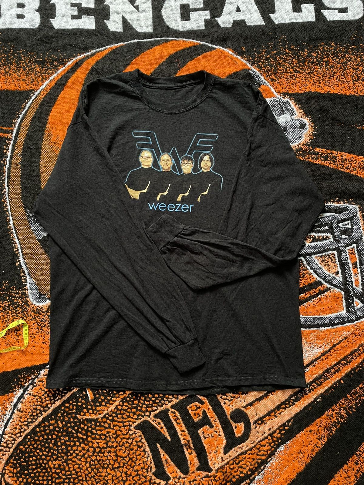 Band Tees × Vintage Vintage Weezer You Think I Care I Just Don’t Care LS T-shirt Size US XL / EU 56 / 4 - 1 Thumbnail