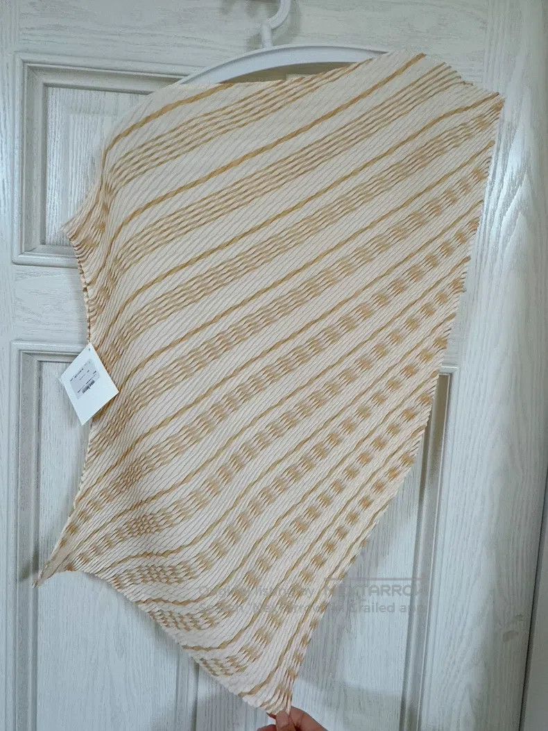 Issey Miyake Issey Miyake size:one size Small Fish Scale Sleeveless Asy Size XXS / US 00 / IT 34 - 2 Thumbnail