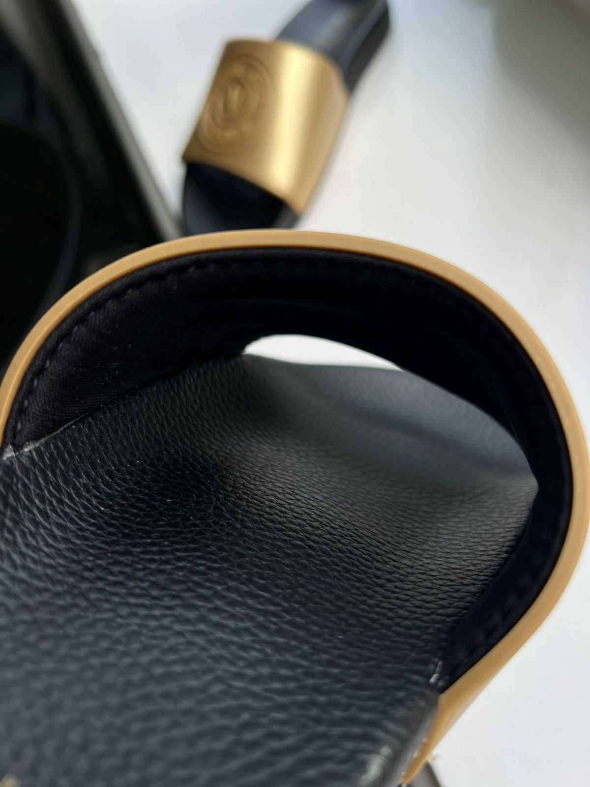 Versace Jeans Couture Versace Jeans Couture Gold Slides Logo Size 37 (23 cm) Size US 7 / IT 37 - 18 Thumbnail