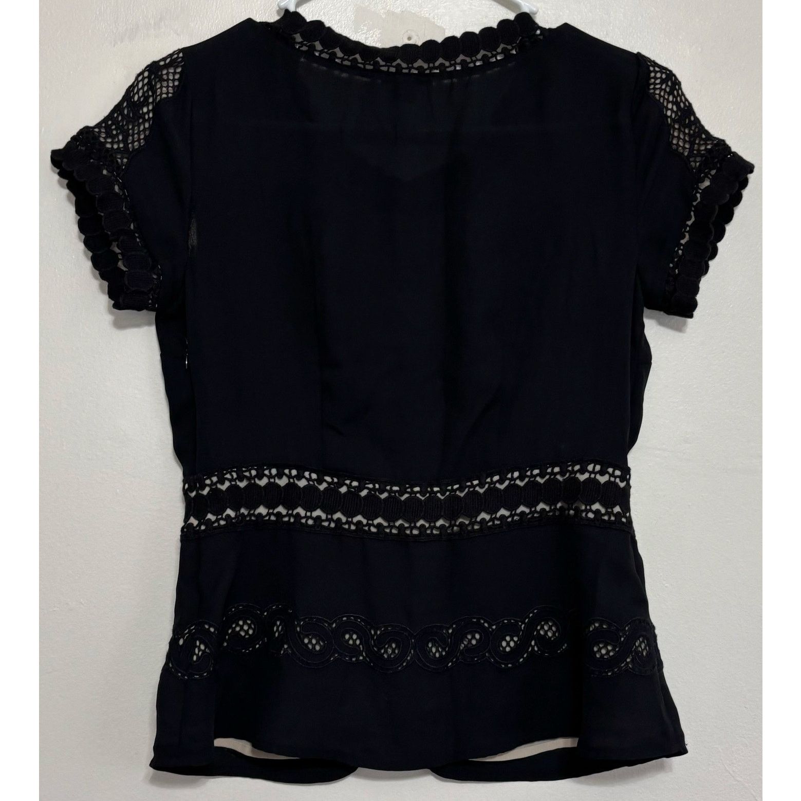 Ann Taylor Ann Taylor Black Crochet Lace Peplum Blouse Petite 0 Lined Size XS / US 0-2 / IT 36-38 - 2 Thumbnail