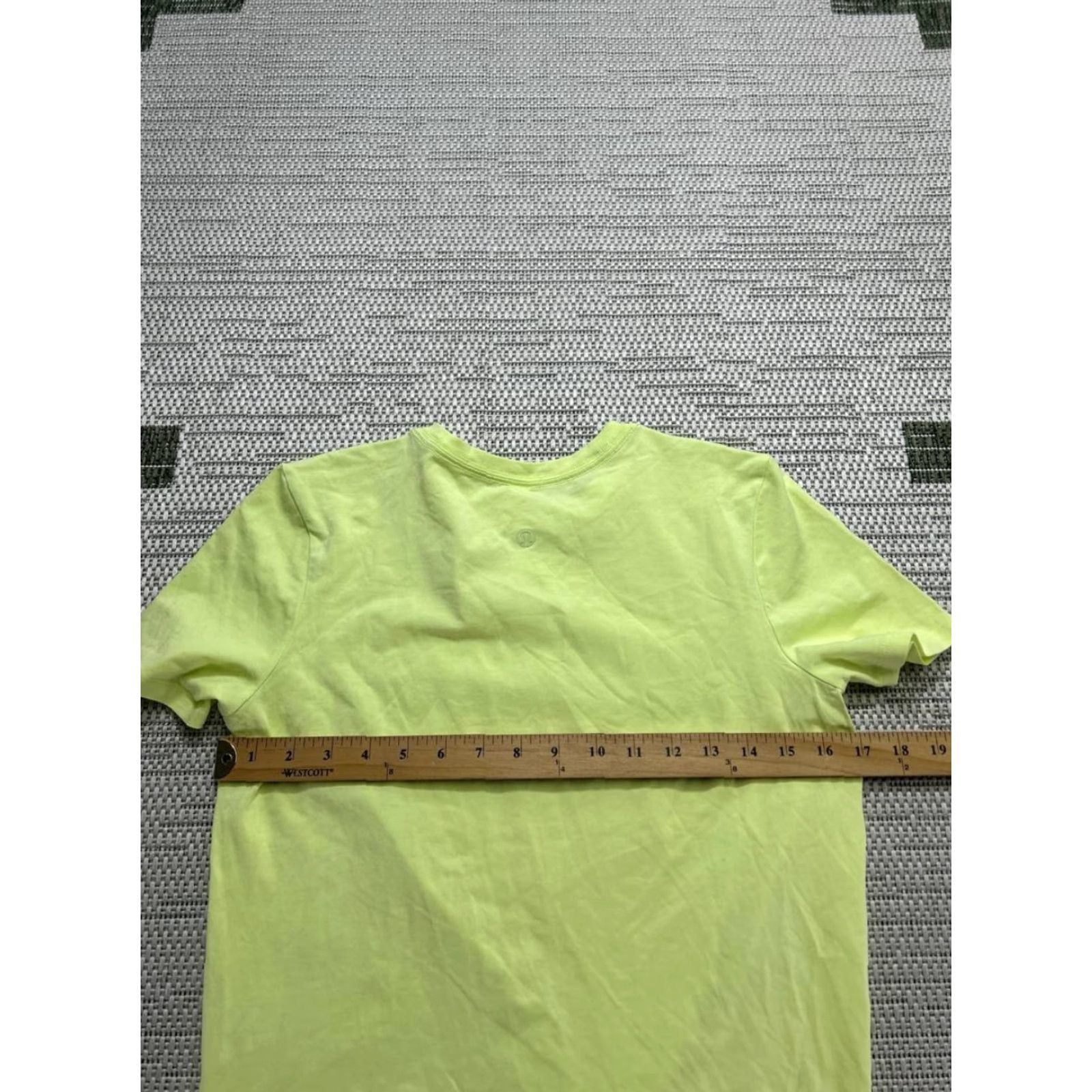Lululemon Lululemon Shirt Womens 4 Gren Wrap Running Pullover Shirt Green Athletic Pullover Womens 4 Running & Jogging Mens? Size S / US 4 / IT 40 - 4 Thumbnail