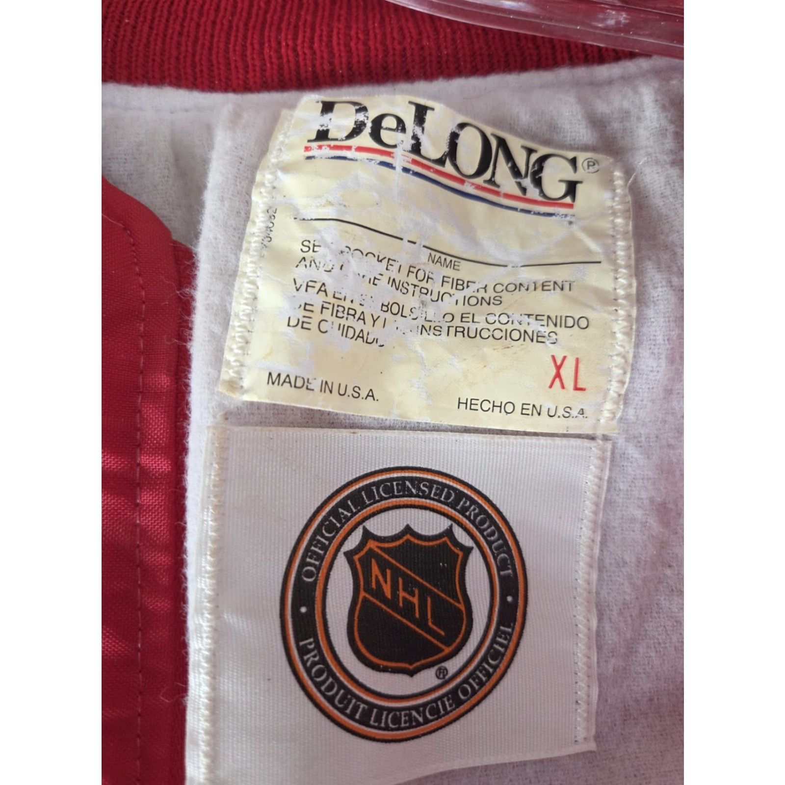NHL VINTAGE DeLong Detroit Red Wings Windbreaker Jacket XL USA NHL Half Zip Pullover Nylon Red 90s Men Zip Regular Signature Theme: 90s (no extra text) Size US XL / EU 56 / 4 - 5 Thumbnail