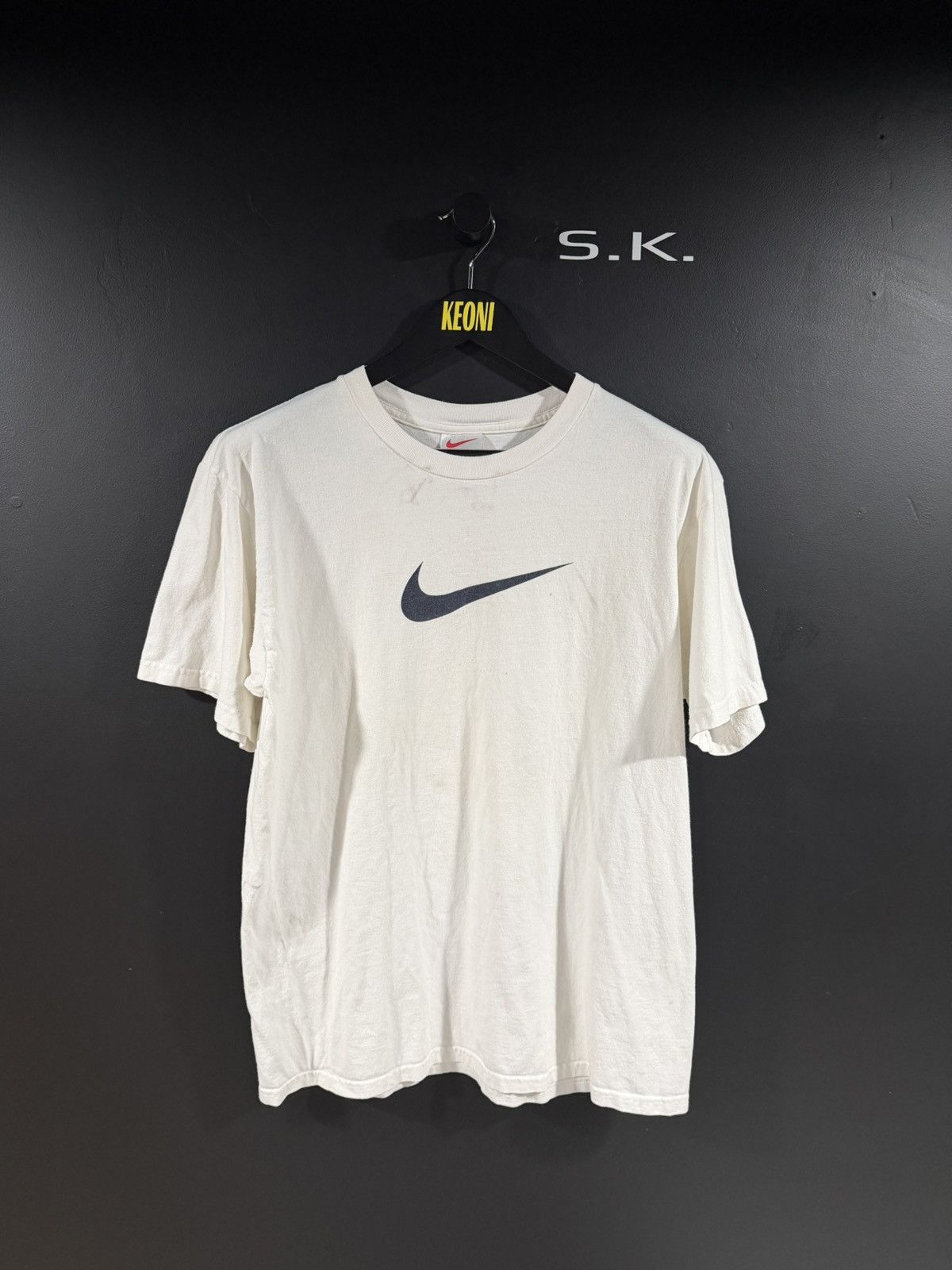 Vintage 2000s Vintage Nike Logo Grunge Tee M Size US M / EU 48-50 / 2 - 1 Thumbnail