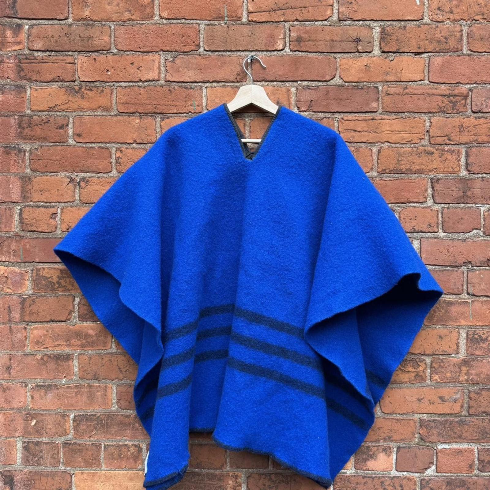 Other Vintage topsy farms Amherst Island wool poncho 80s OS Size US M / EU 48-50 / 2 - 2 Thumbnail