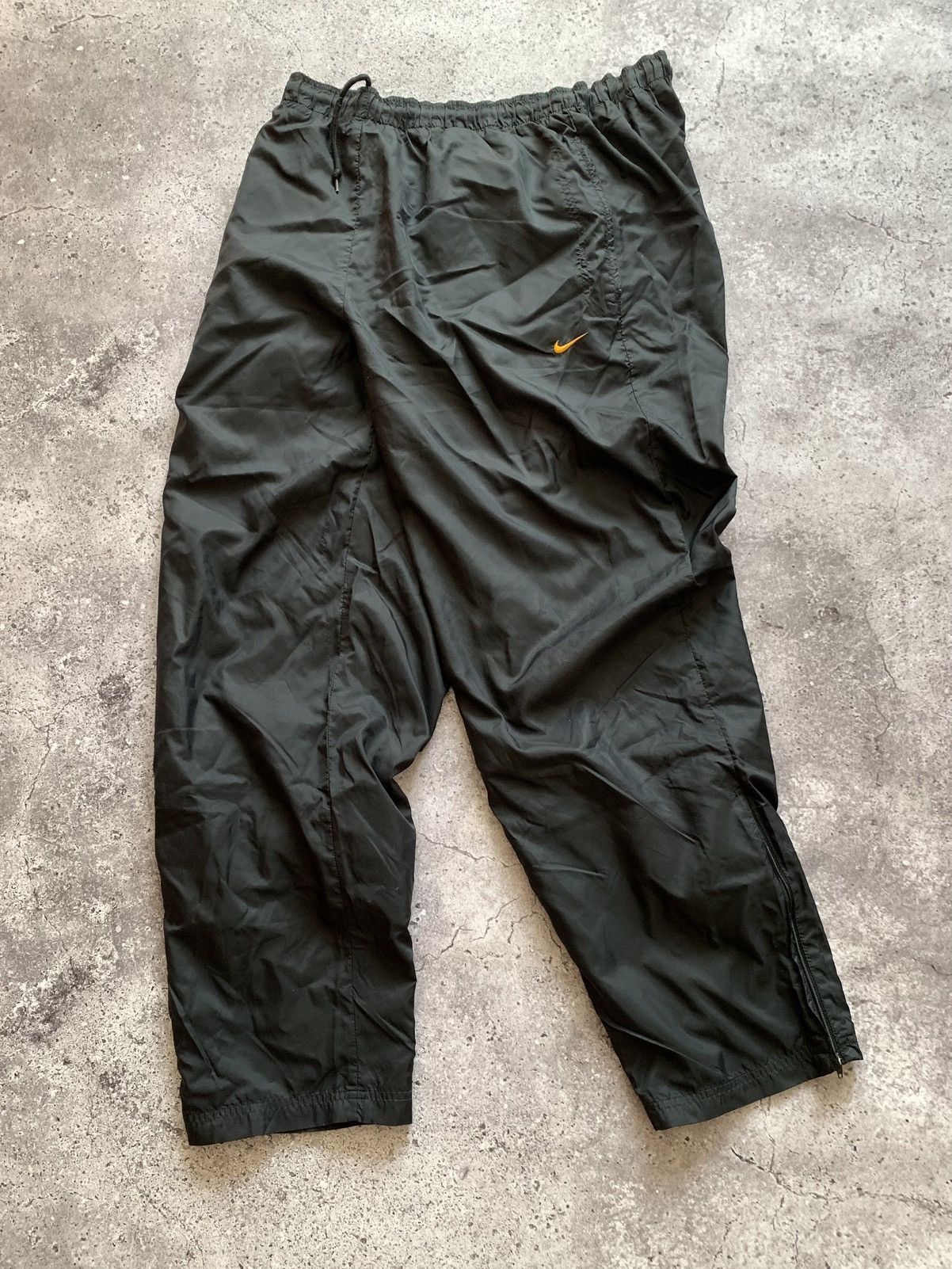 Nike 🔥VINTAGE NIKE NYLON DRILL BAGGY SWEATPANTS Size US 36 / EU 52 - 1 Thumbnail