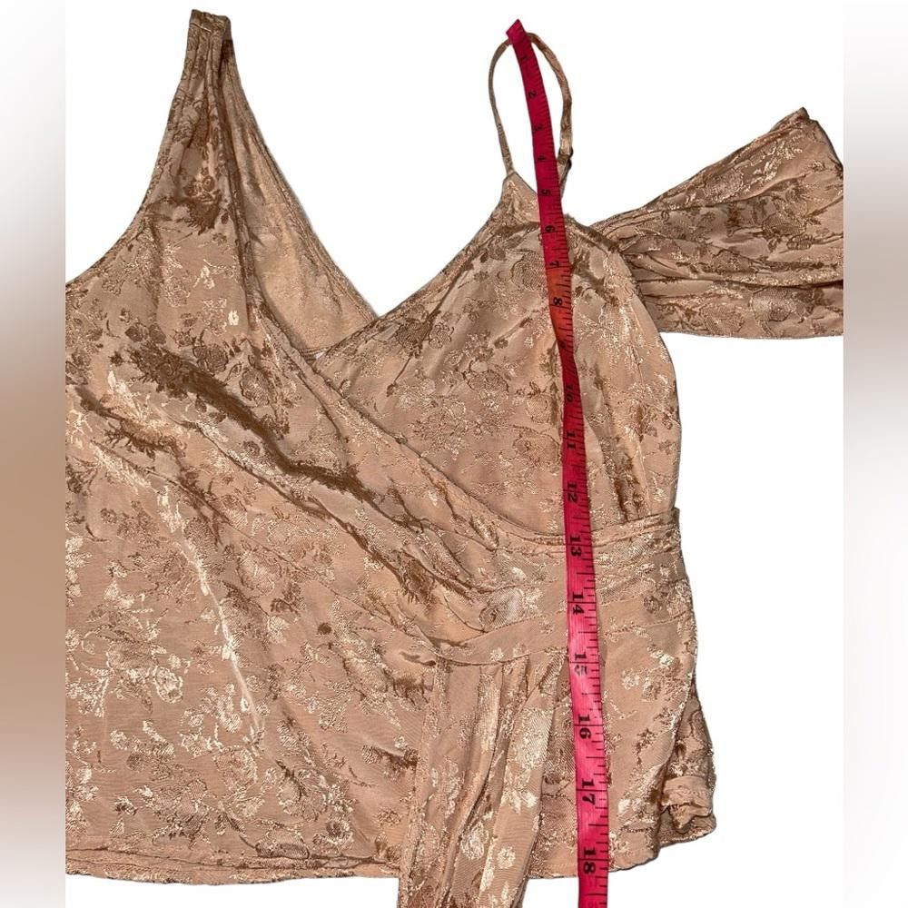 Designer Lovers + Friends l Loversand Satin Floral Blouse XS Size XS / US 0-2 / IT 36-38 - 7 Thumbnail