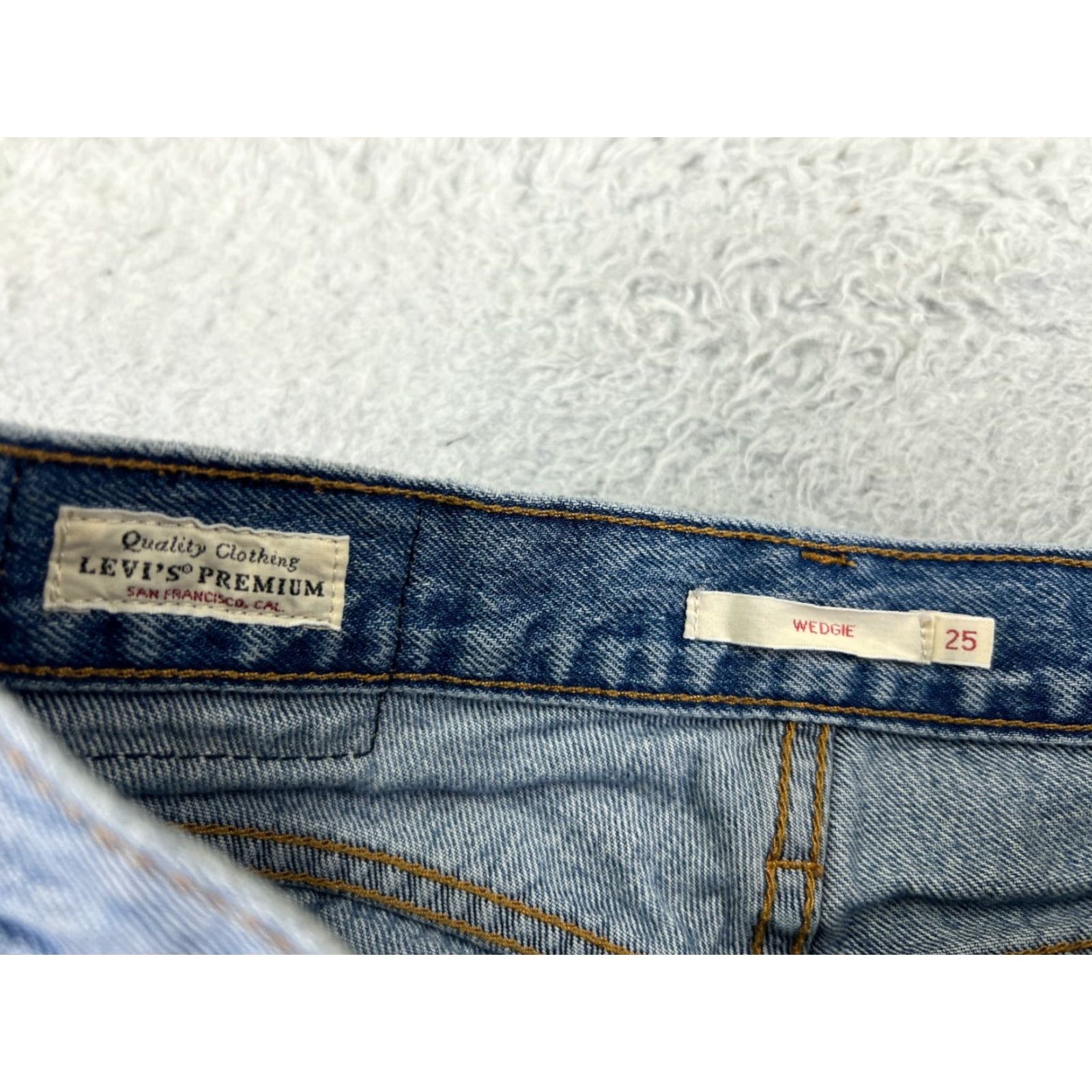 Levi's Levis Premium Jeans Womens 25 Blue Denim Tapered Wedgie Fit Levi's Wedgie Jeans 5-Pocket Distressed Button Fly Size 42" / US 20 - 3 Thumbnail