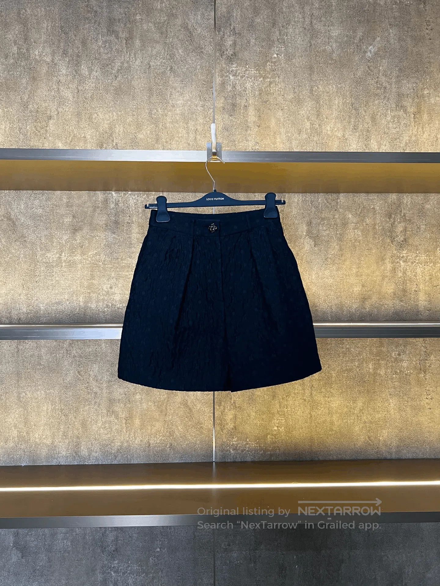 Dolce & Gabbana D&G Diamond Buckle Shorts. Size 37" - 1 Thumbnail