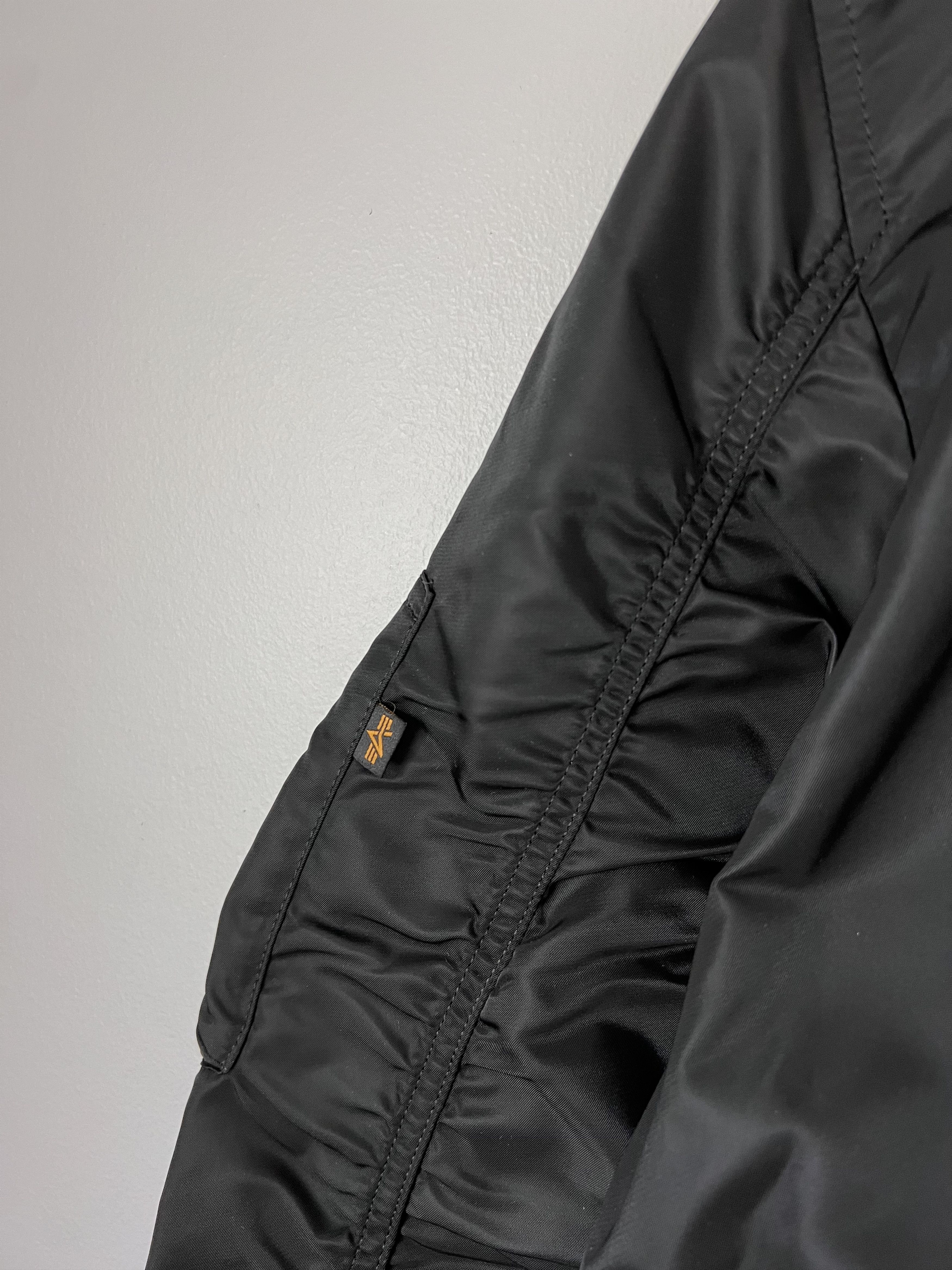 +44 +44 Hajime Sorayama Alpha Industries Snake Bomber Jacket Size US XL / EU 56 / 4 - 4 Thumbnail