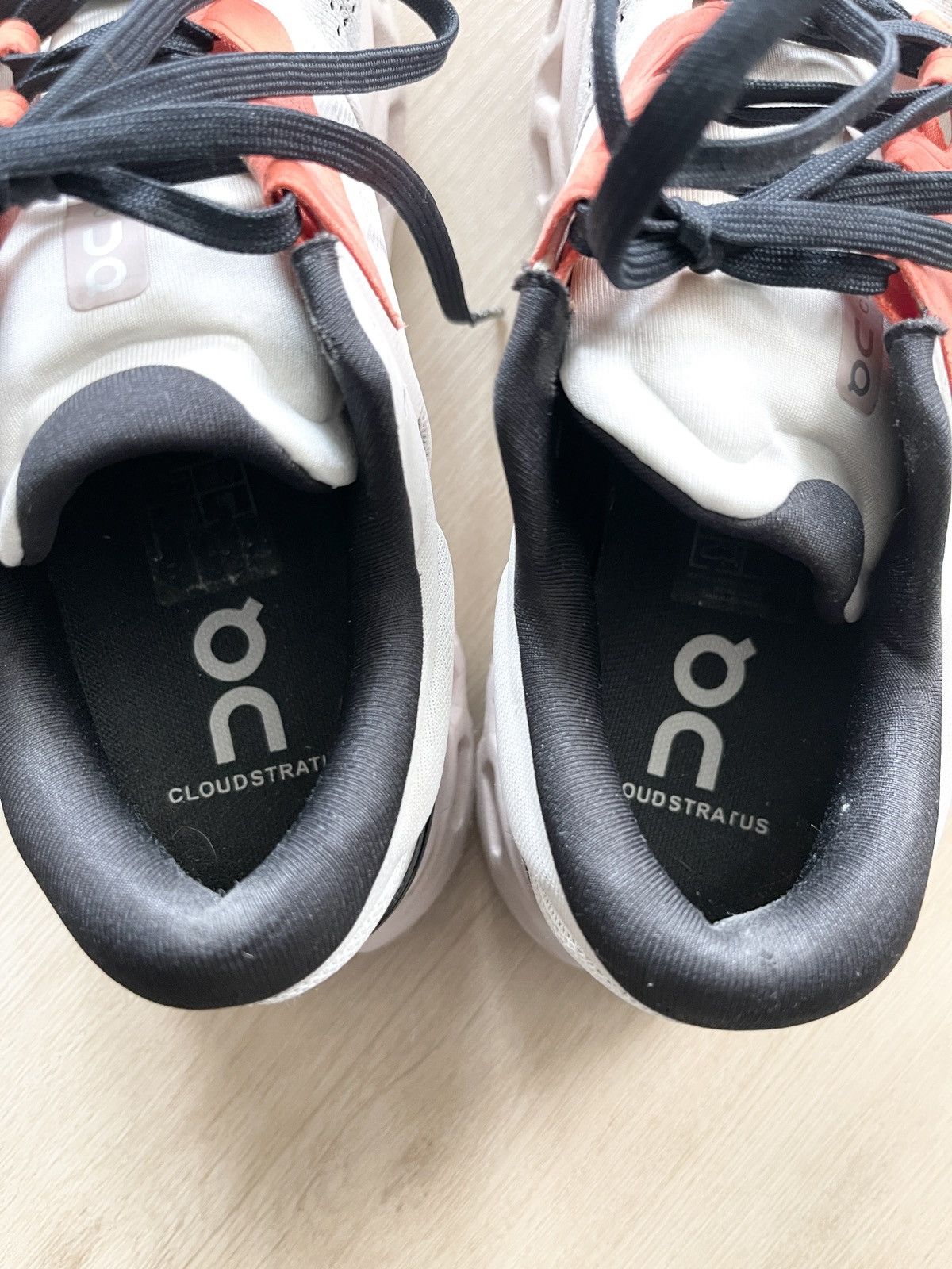 On STEAL! On cloudstratus 3 Running Shoes Size US 7.5 / IT 37.5 - 13 Thumbnail