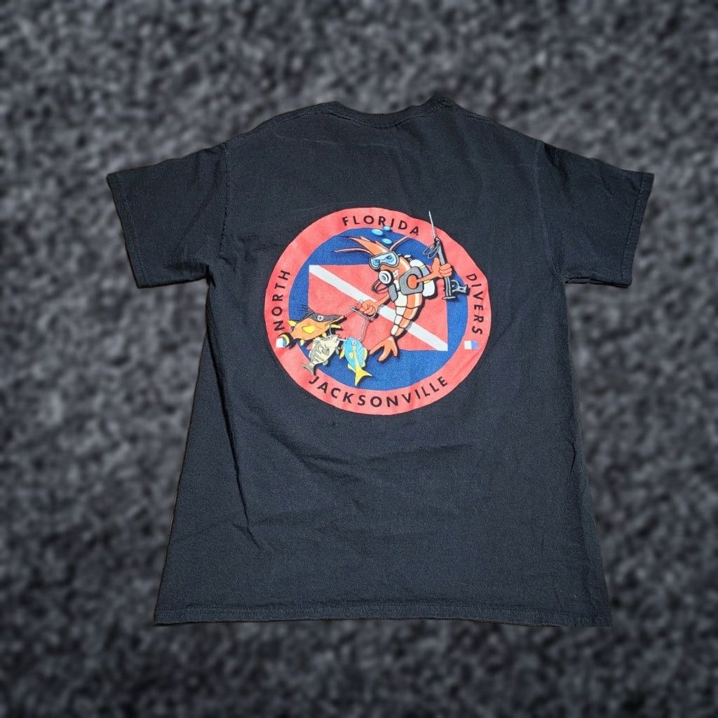 Gildan Vintage Gildan Men's M North Florida Jacksonville Scuba Diver T-Shirt Crew Neck Short Sleeve All Seasons Nautical Marine Graphic Print Black Size US M / EU 48-50 / 2 - 1 Thumbnail