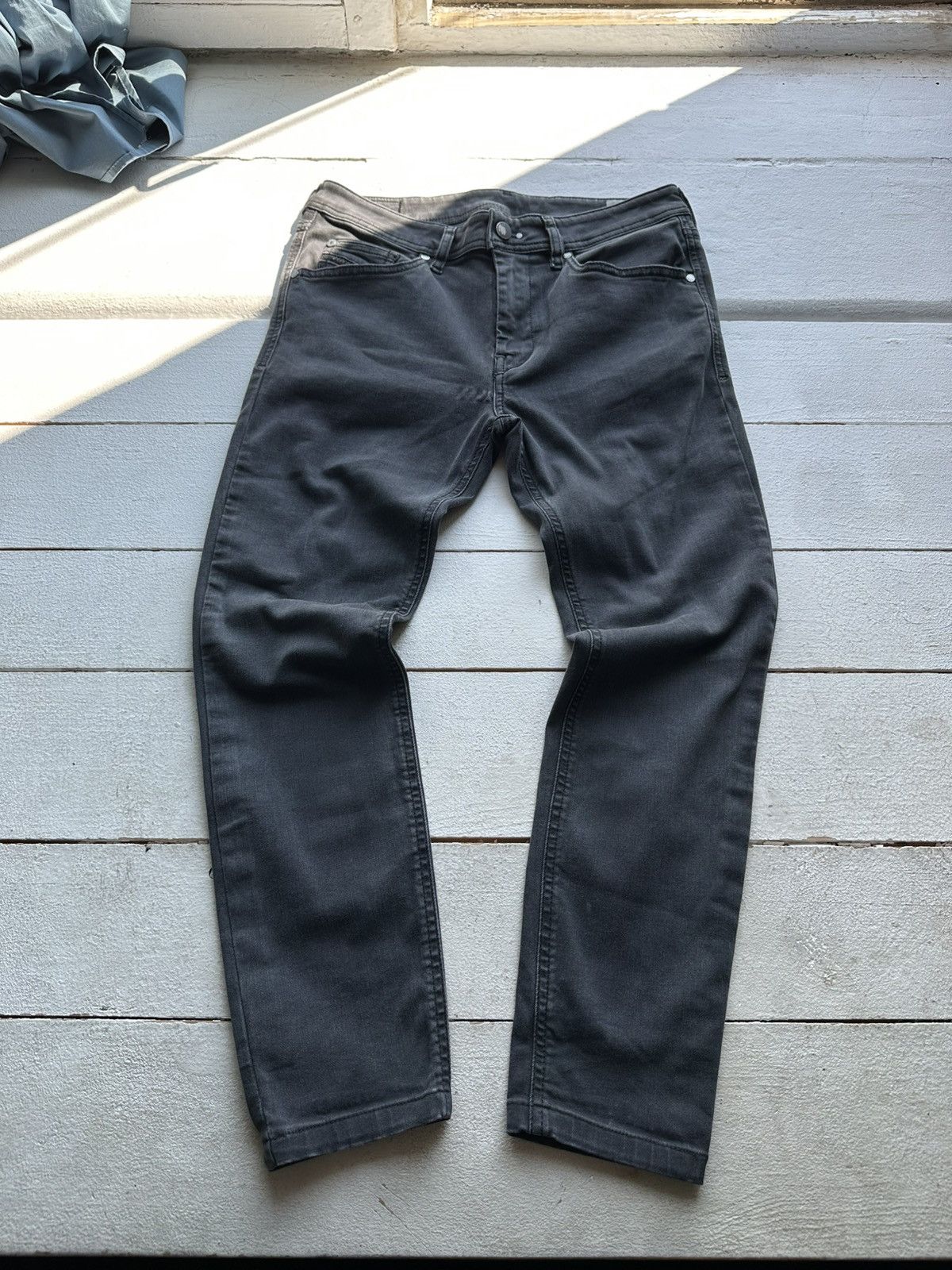 Diesel 🚨Gothic Diesel Regular Slim relax Flared Jeans Womens Size 29" - 1 Thumbnail
