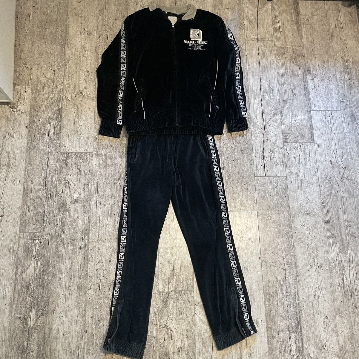 Karl kani hot sale velour suit