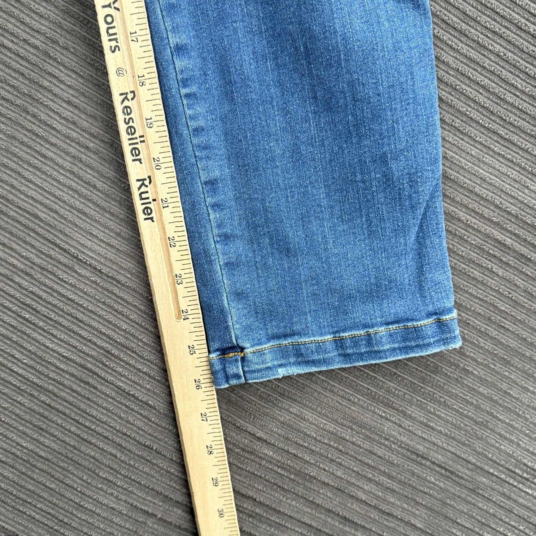 Spanx Spanx Jeans Women Medium Blue Cotton Denim Pull On Regular Stretch Comfort Casual Bohemian City Hipster 26 Inseam 28 Waist Size 32" / US 10 / IT 46 - 7 Thumbnail