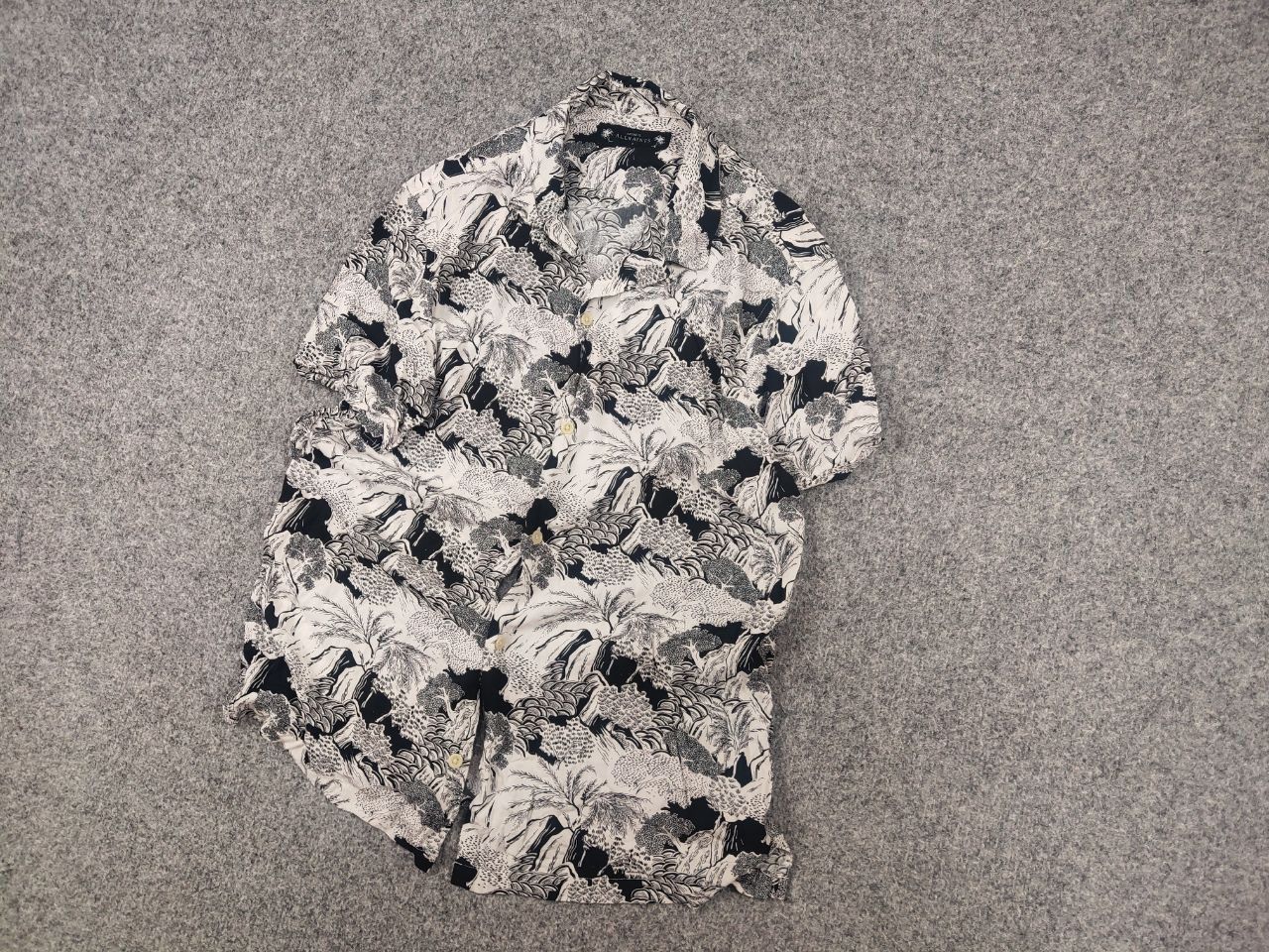 Allsaints Allsaints archive Mauna Japanese Viscose collar Button Shirt Size US S / EU 44-46 / 1 - 3 Thumbnail