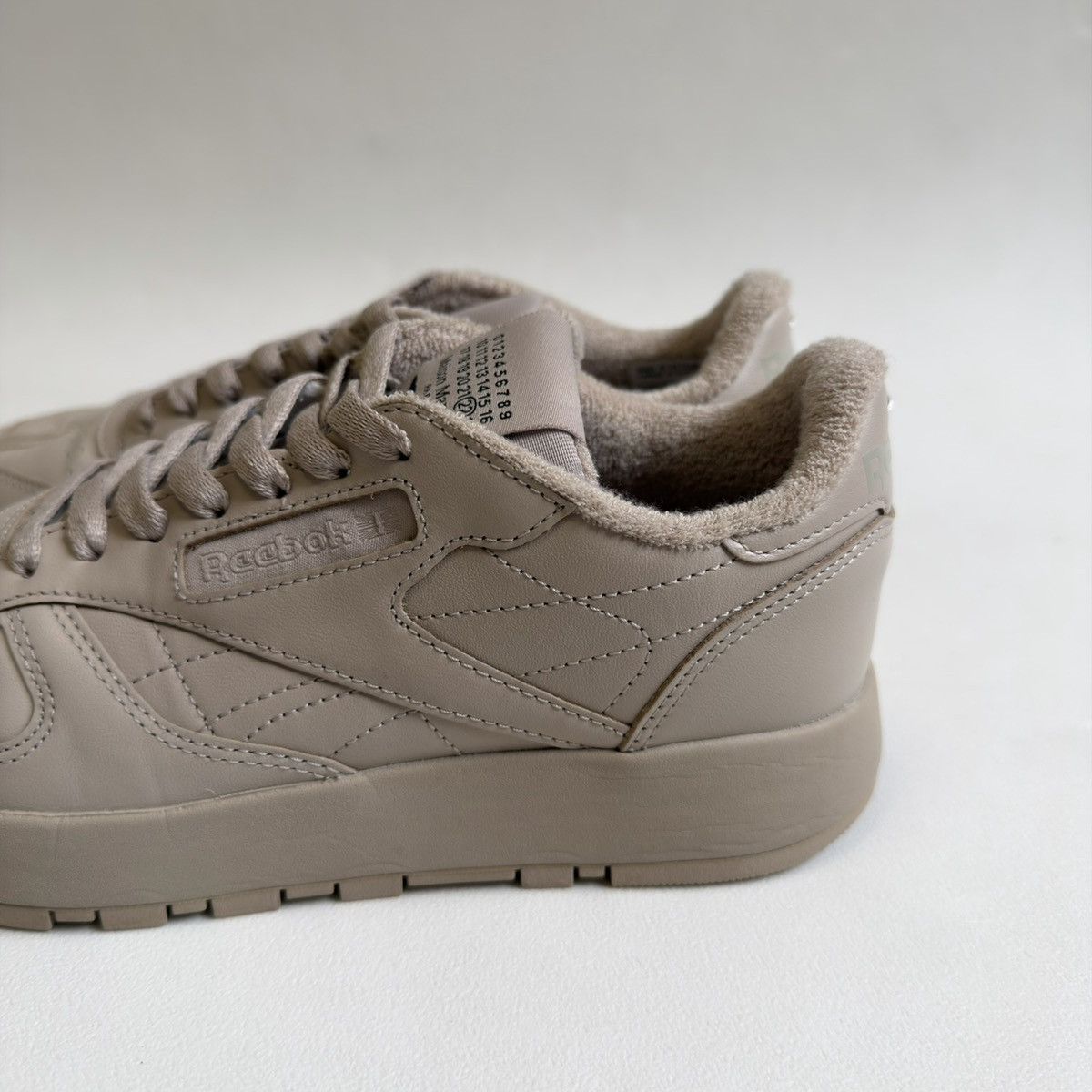 Maison Margiela × Reebok Beige Leather ‘Project 0 CL’ Tabi Sneakers Size US 9 / IT 39 - 10 Thumbnail
