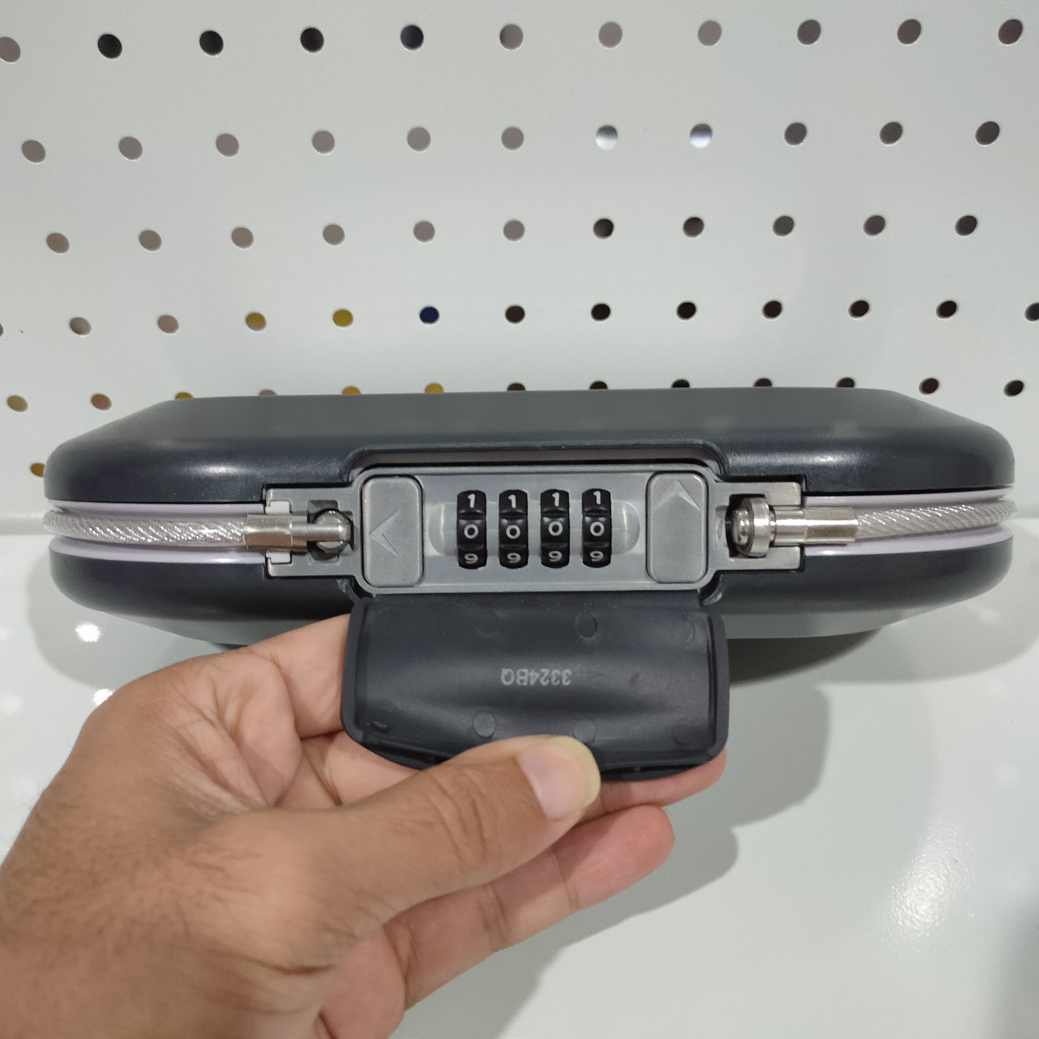 Other 🙏Master Lock Mini Travel Safe with Cable Size ONE SIZE - 3 Thumbnail