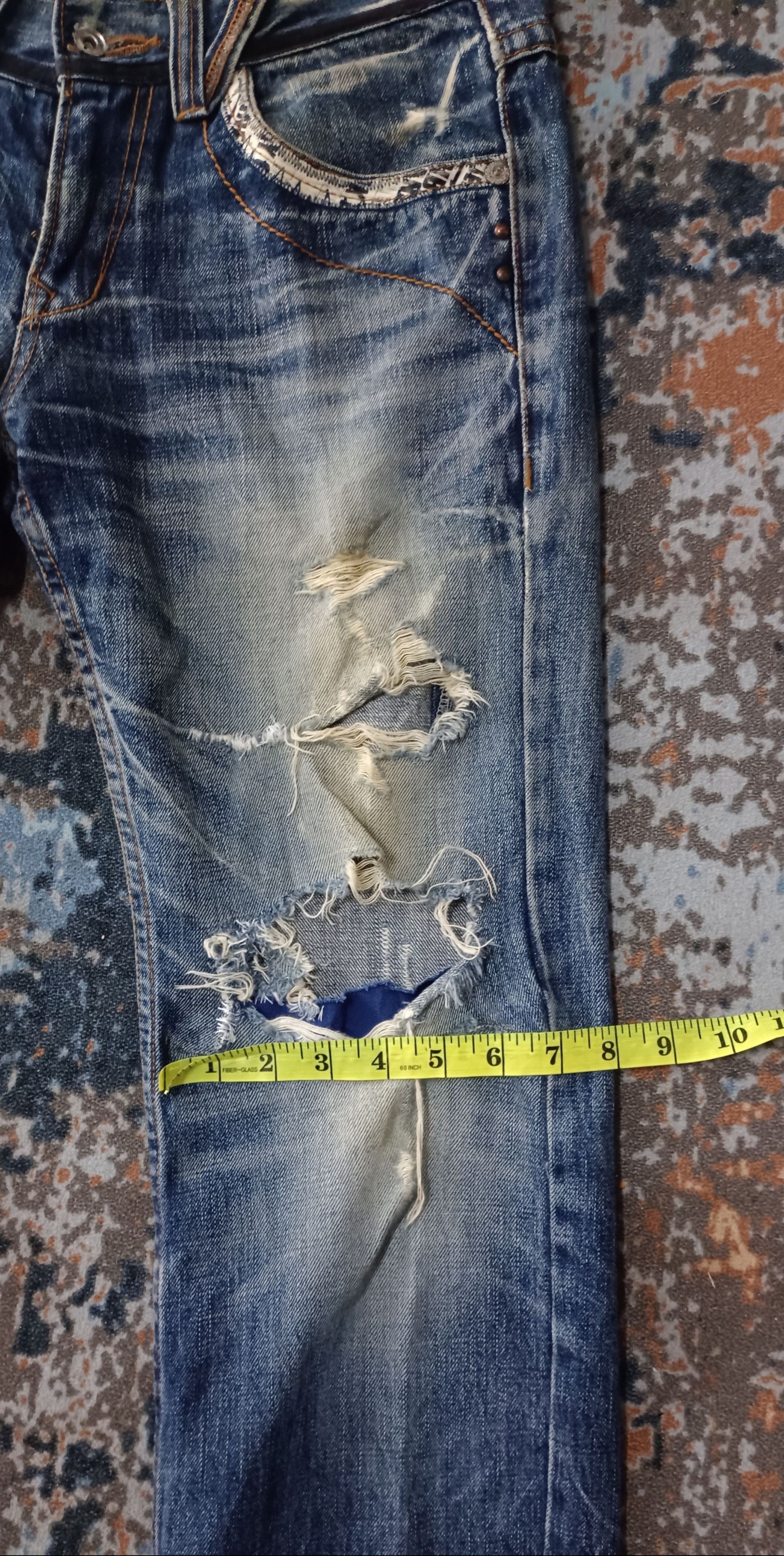 Japanese Brand 🔥Vintage Red Pepper embroidered VINTAGE 71 Distressed jeans Size US 31 - 21 Thumbnail