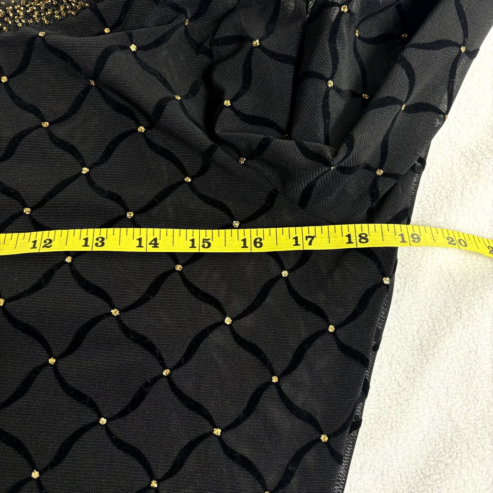 Nissan Nissa Black Long Sleeve Diamond Pattern, Gold Beaded Necklin Size M / US 6-8 / IT 42-44 - 5 Thumbnail
