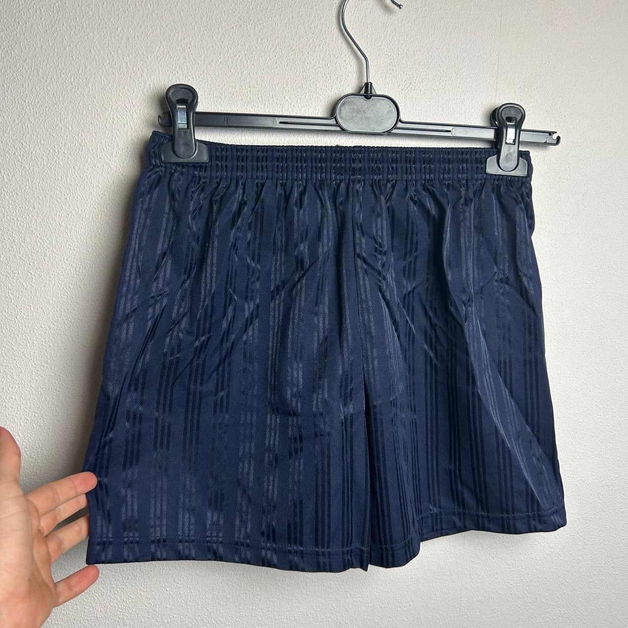 Adidas Vintage Adidas 90s Small logo sportswear shorts size S Size US 30 / EU 46 - 6 Thumbnail