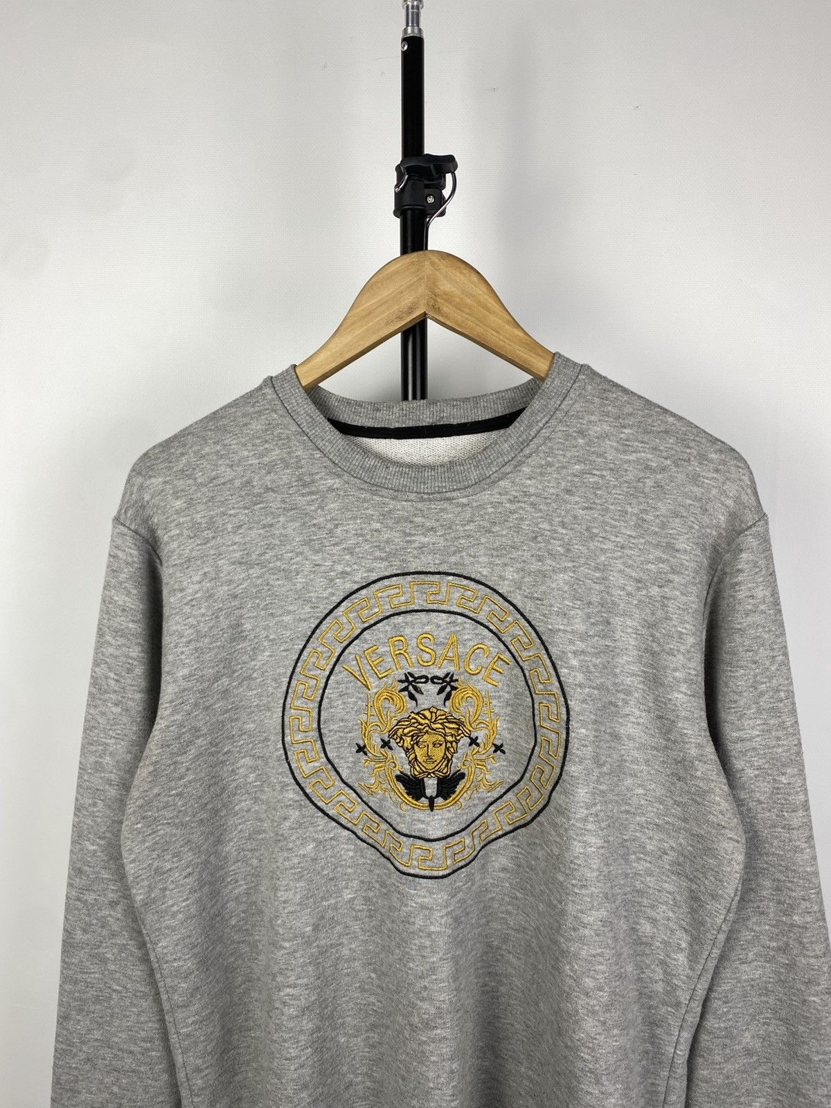 Gianni Valentino × Versace Jeans Couture × Vintage Vintage Versace jeans couture medusa sweatshirt Size US M / EU 48-50 / 2 - 2 Thumbnail
