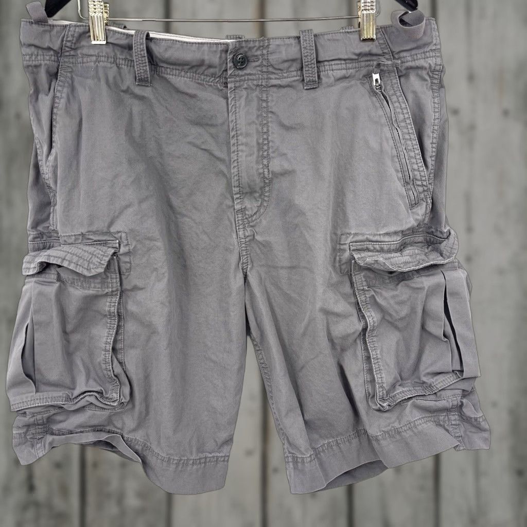 Club Monaco **Men's Club Monaco Cargo Shorts Large 36 Gray Zip Twill** User: Men's Club Monaco Cargo Shorts Large 36 Gray Zip Twill Size US 36 / EU 52 - 1 Thumbnail