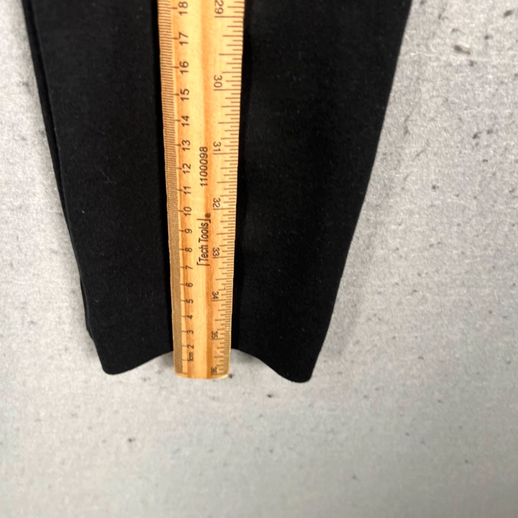 Spanx Spanx Womens Size Small Black Slim-Leg Pants w/ Button Detail Slim Ankle Pants Women XS? Size 28" / US 6 / IT 42 - 7 Thumbnail