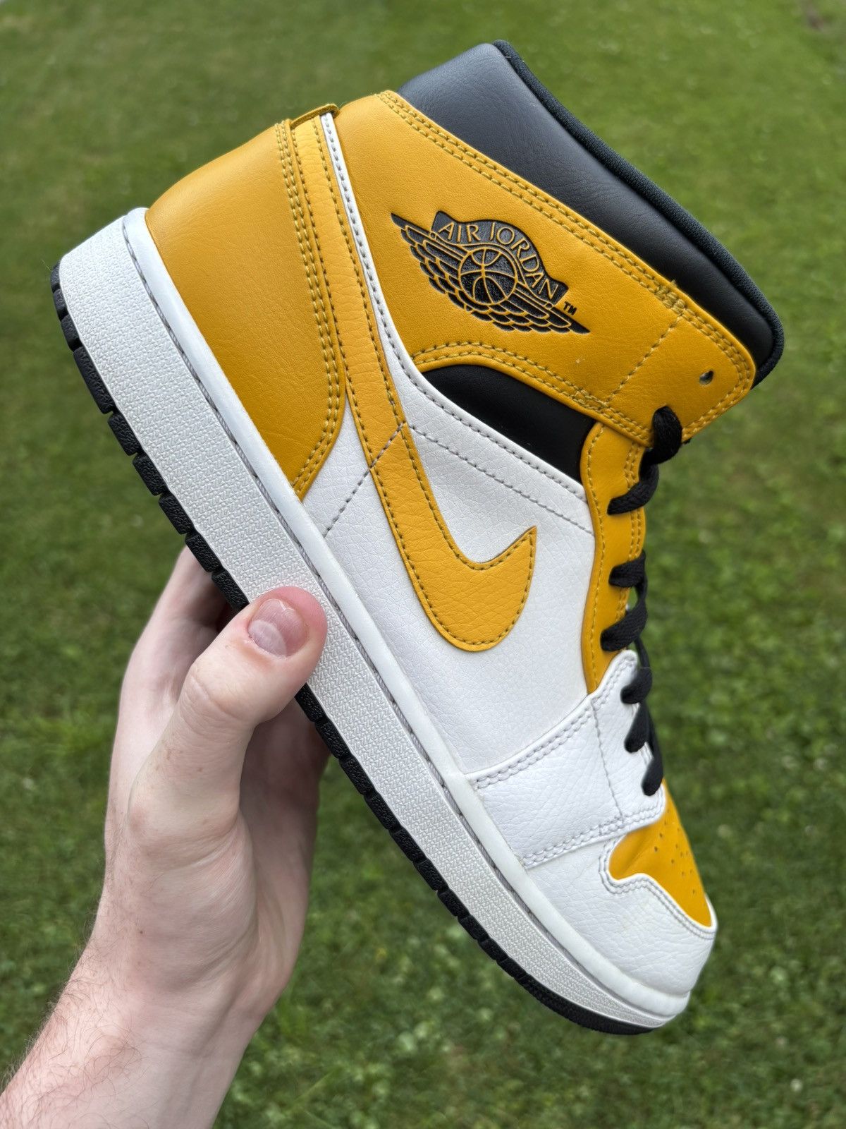 Air Jordan Mid University Gold 2021 Size