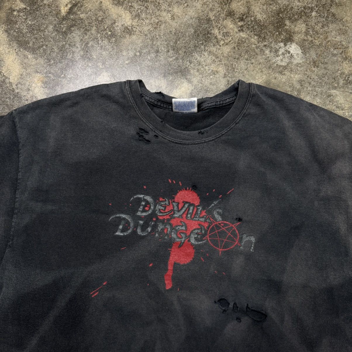 Vintage vintage devil pentagram dungeon baggy thrashed faded tshirt Size US XL / EU 56 / 4 - 4 Thumbnail