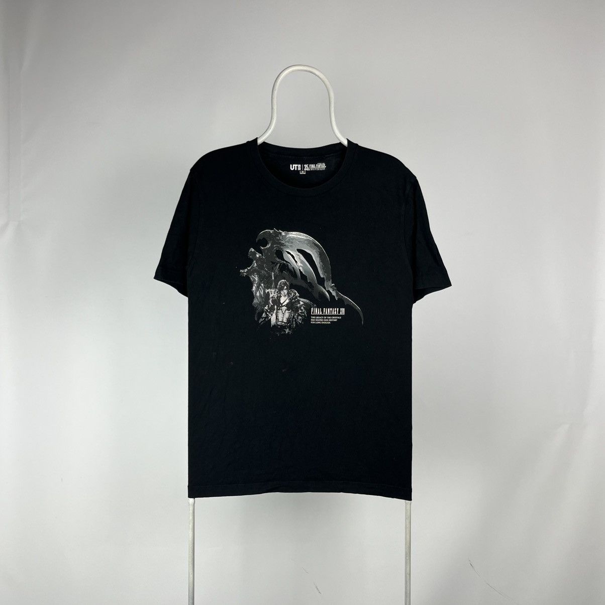 Uniqlo Uniqlo Final Fantasy 35th anniversary Tshirt size Medium Size US M / EU 48-50 / 2 - 1 Thumbnail