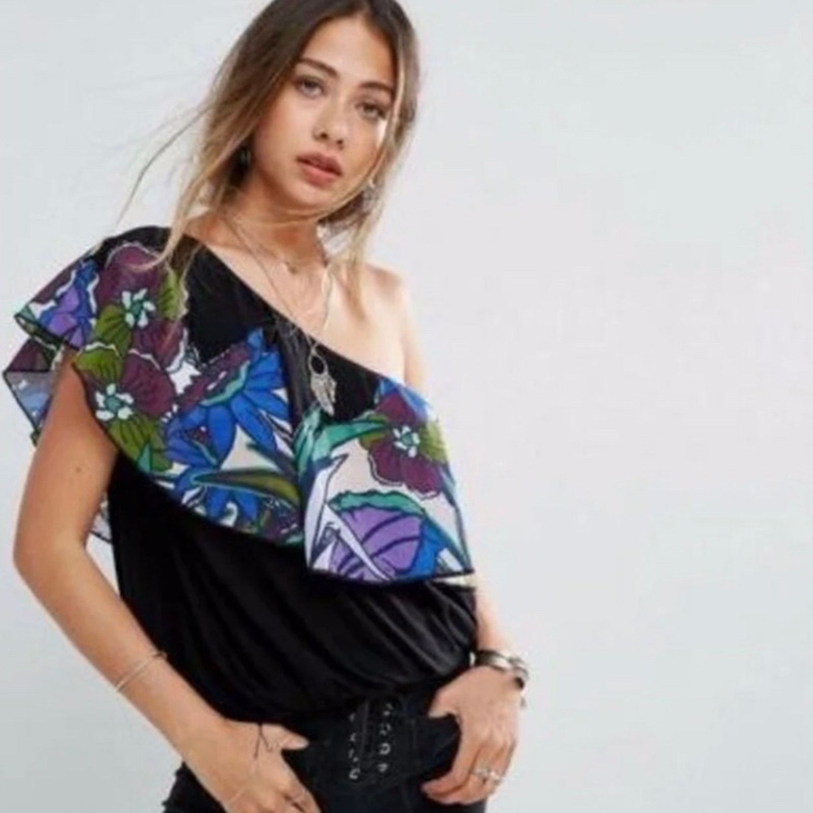 Free People New Free People Annka One-Shoulder Floral Top Retail $78 Size S / US 4 / IT 40 - 2 Thumbnail