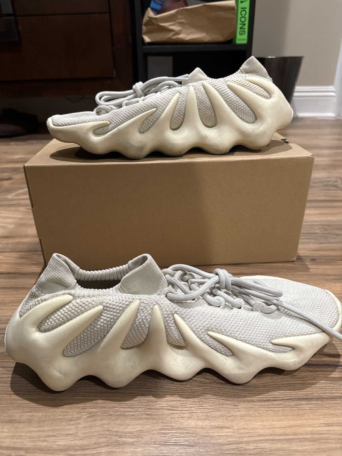Yeezy Yeezy 450 cloud grey Size US 10.5 / EU 43-44 - 2 Thumbnail