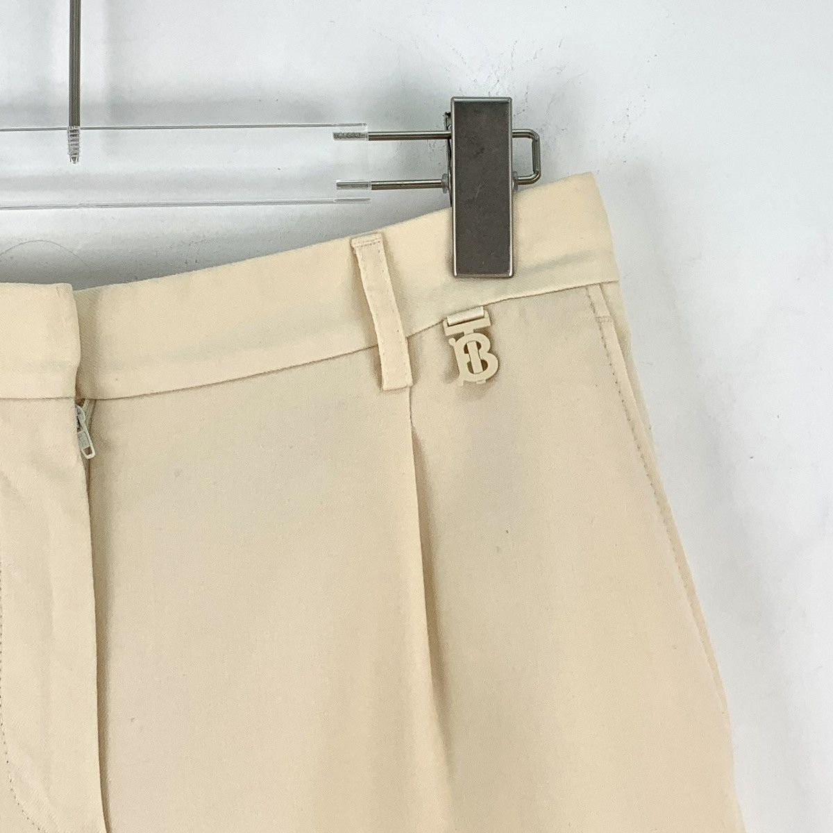 Burberry Burberry Beige TB Logo Wool Casual Shorts K26WX Size 26" / US 2 / IT 38 - 3 Thumbnail