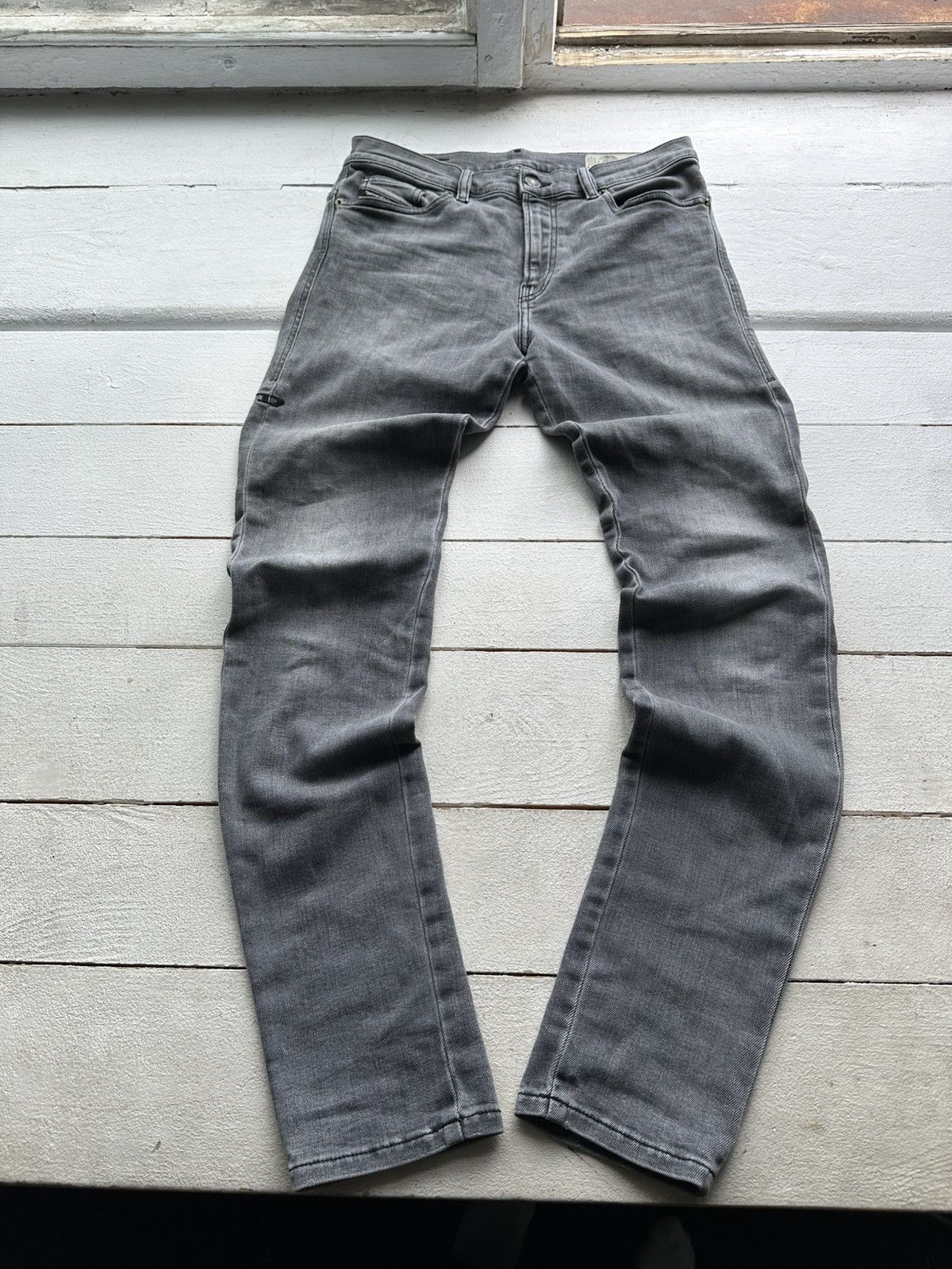 Diesel 🚨Gothic Diesel Regular Slim relax Flared Jeans Womens Size 29" - 1 Thumbnail
