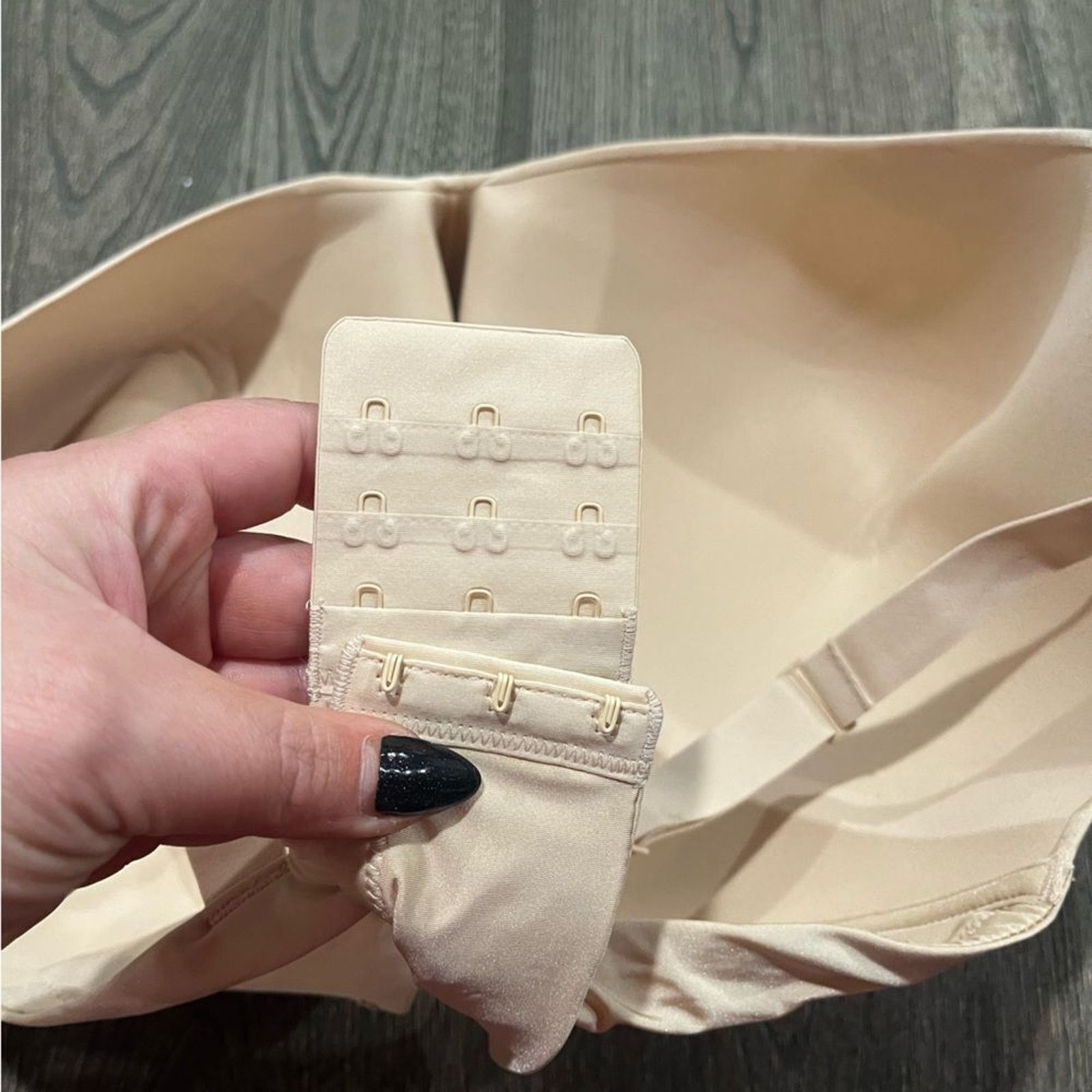 SKIMS NWT Skims Plunge Bra Wireless Form Push-Up Seamless Cream44H Size ONE SIZE - 3 Thumbnail